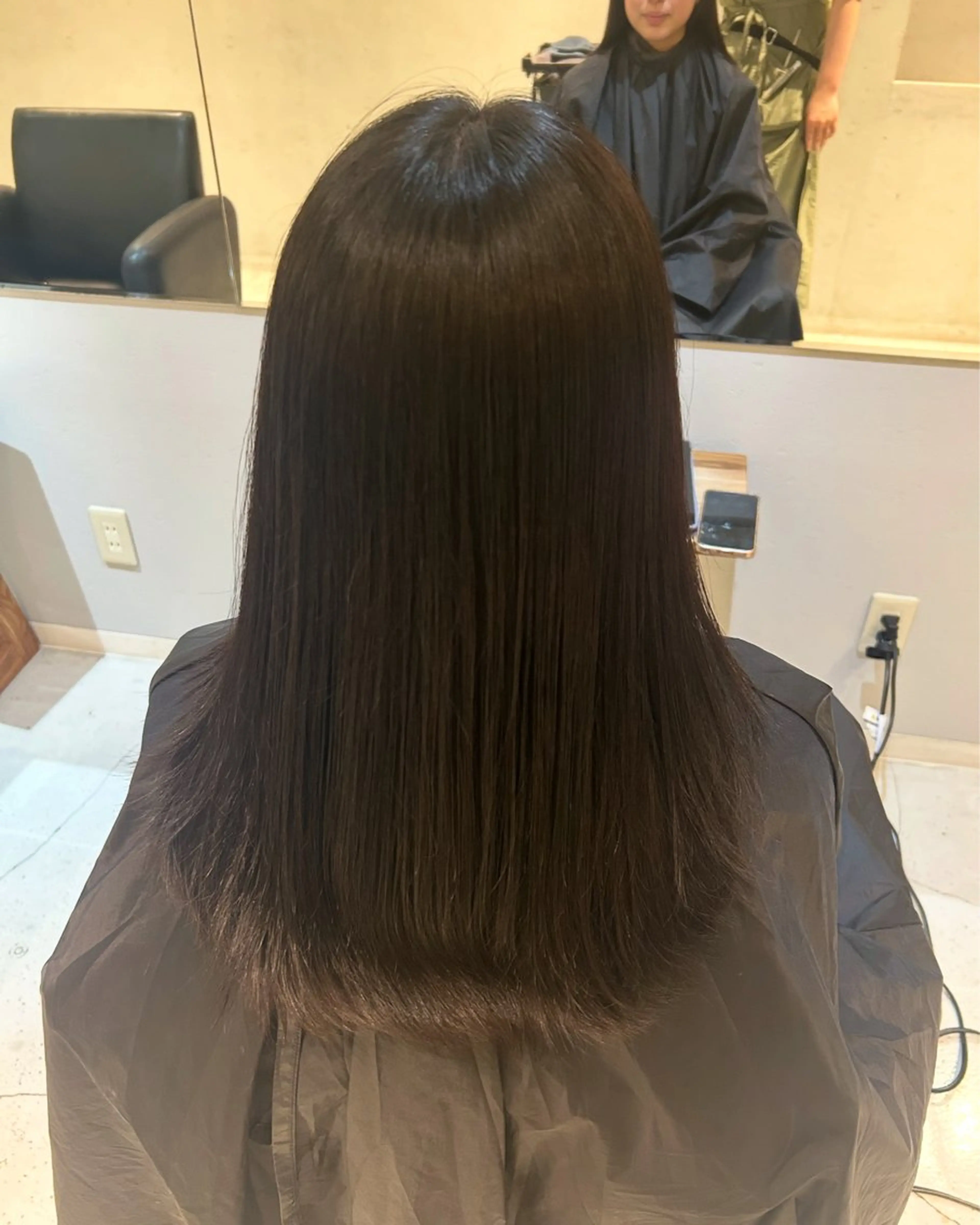 セミロング カラー ハイトーンカラー 小川 優美のヘアスタイル