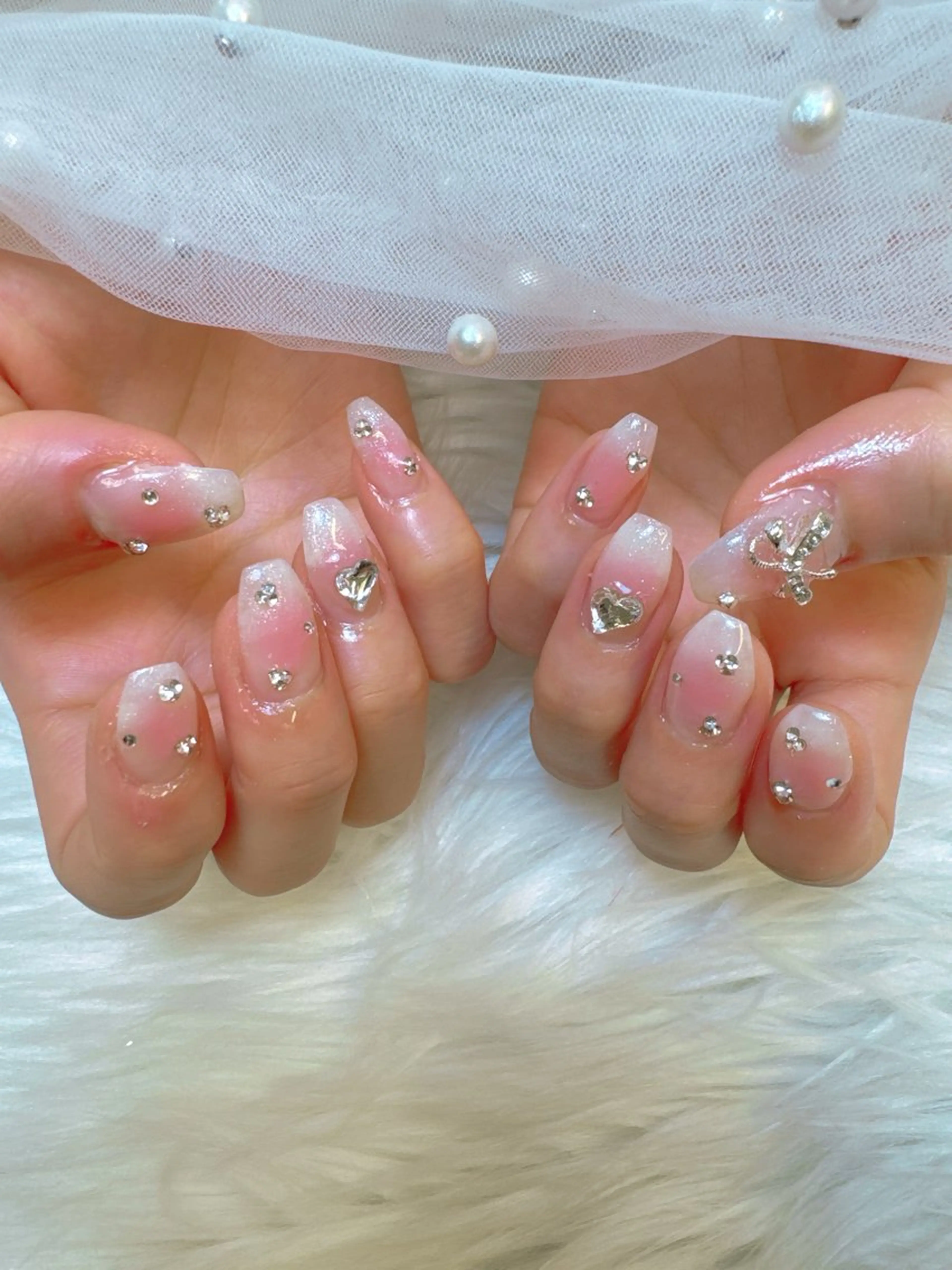 ネイル 成人式 フレンチネイル ジェルネイル ガラスフレンチ ハート ハンドネイル Queeens nailのネイルデザイン