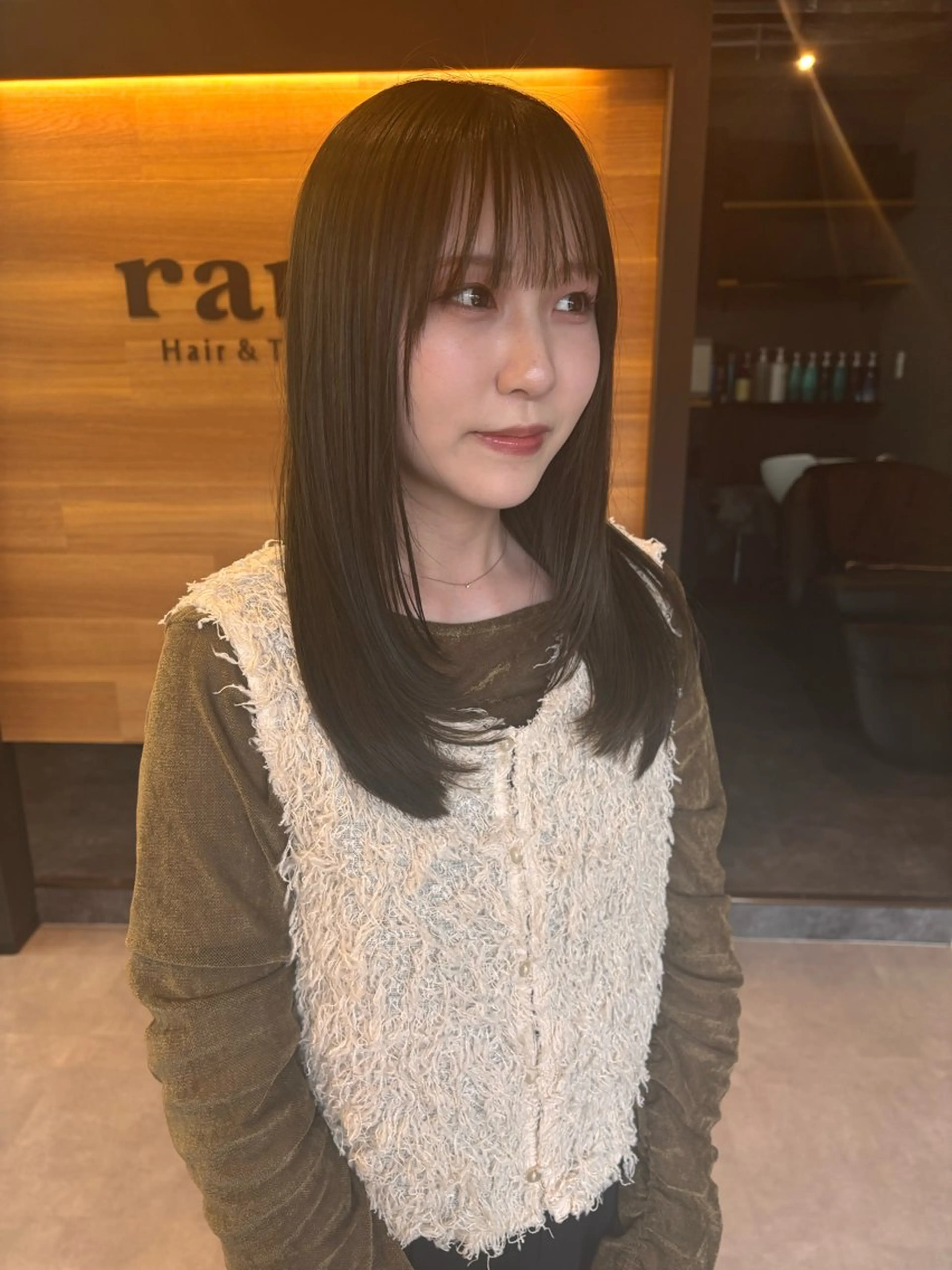 セミロング レイヤーカット カット ヘアカラー トリートメント ラーム松江学園店 武田蘭可のヘアスタイル
