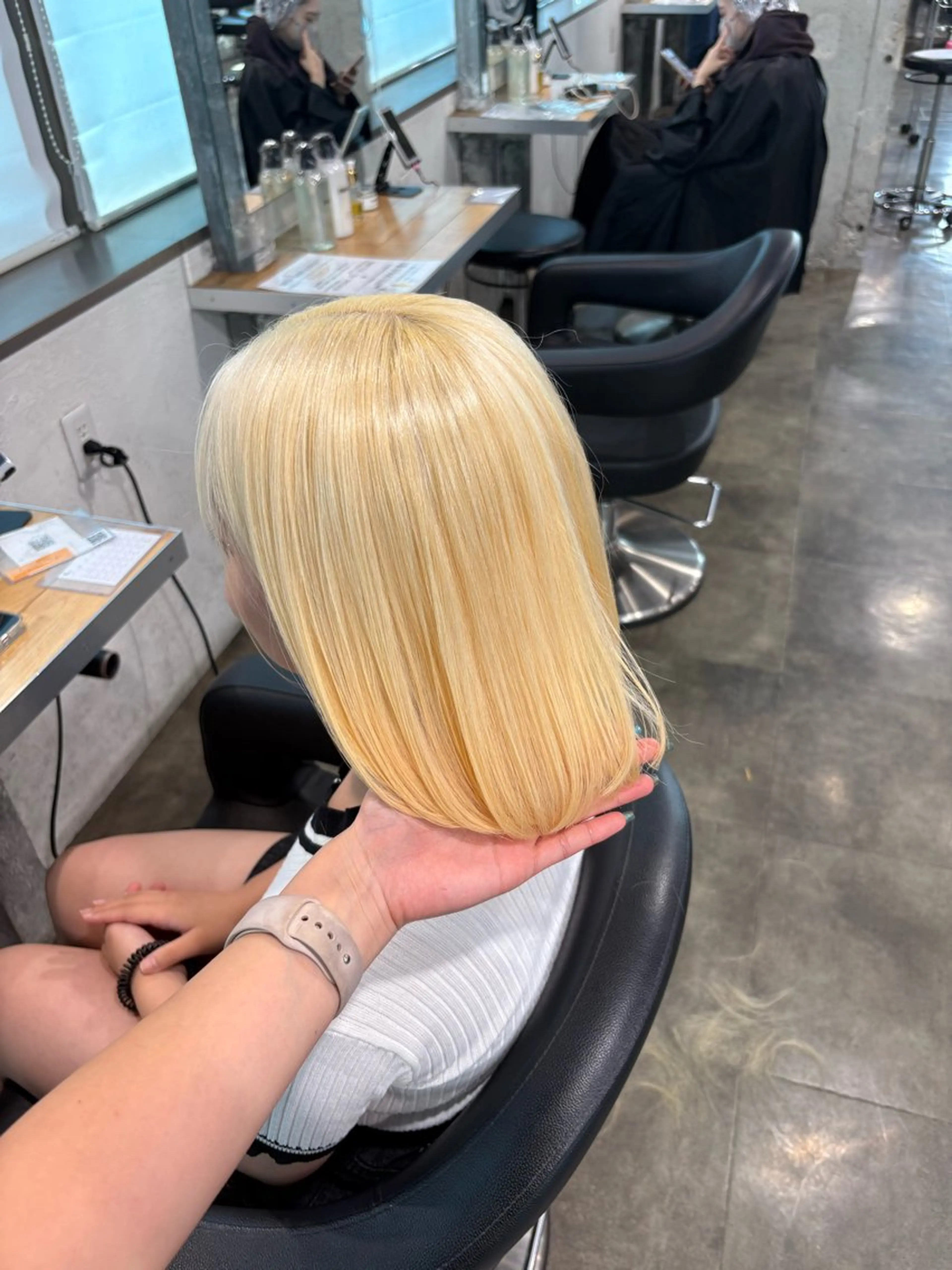 ショート カラー ヘアカラー トリートメント ハイトーン 横浜💞ミオのヘアスタイル