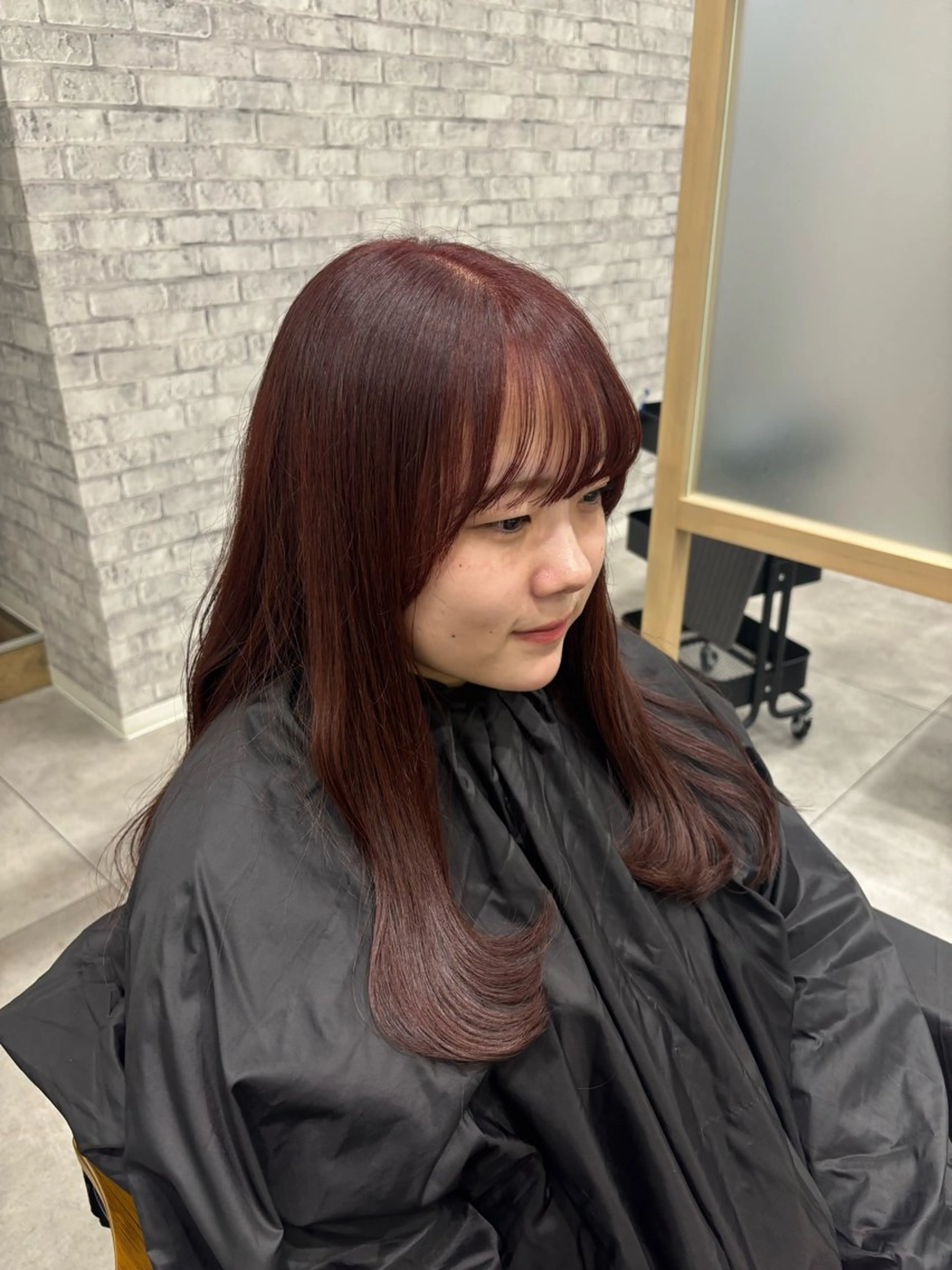 ロング カラー レッドカラー 顔まわりレイヤー 顔周りカット レイヤーカット ⠀ ゆうかのヘアスタイル