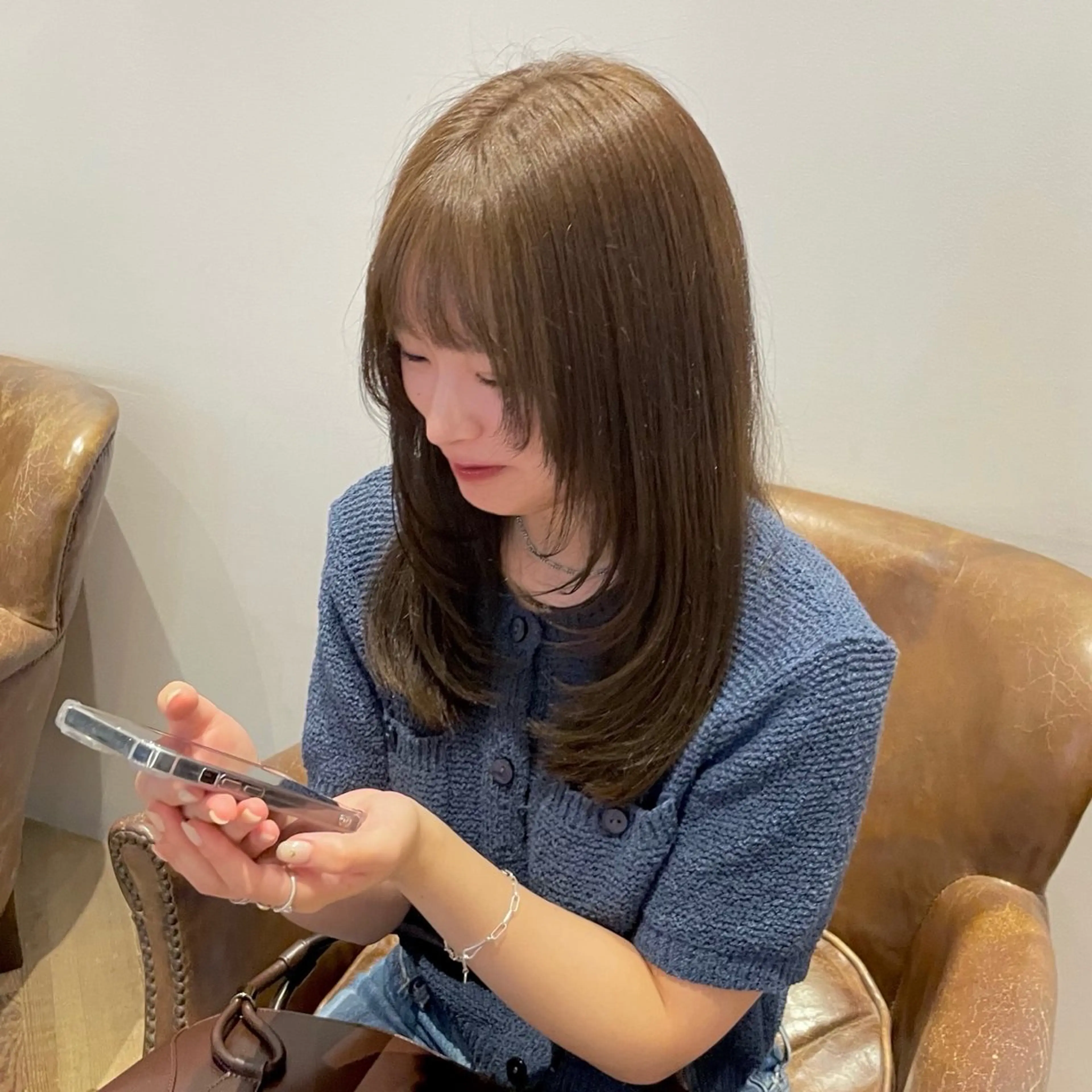 セミロング カット ヘアカラー レイヤー/抜け感カラ ーAI🫧🎀のヘアスタイル