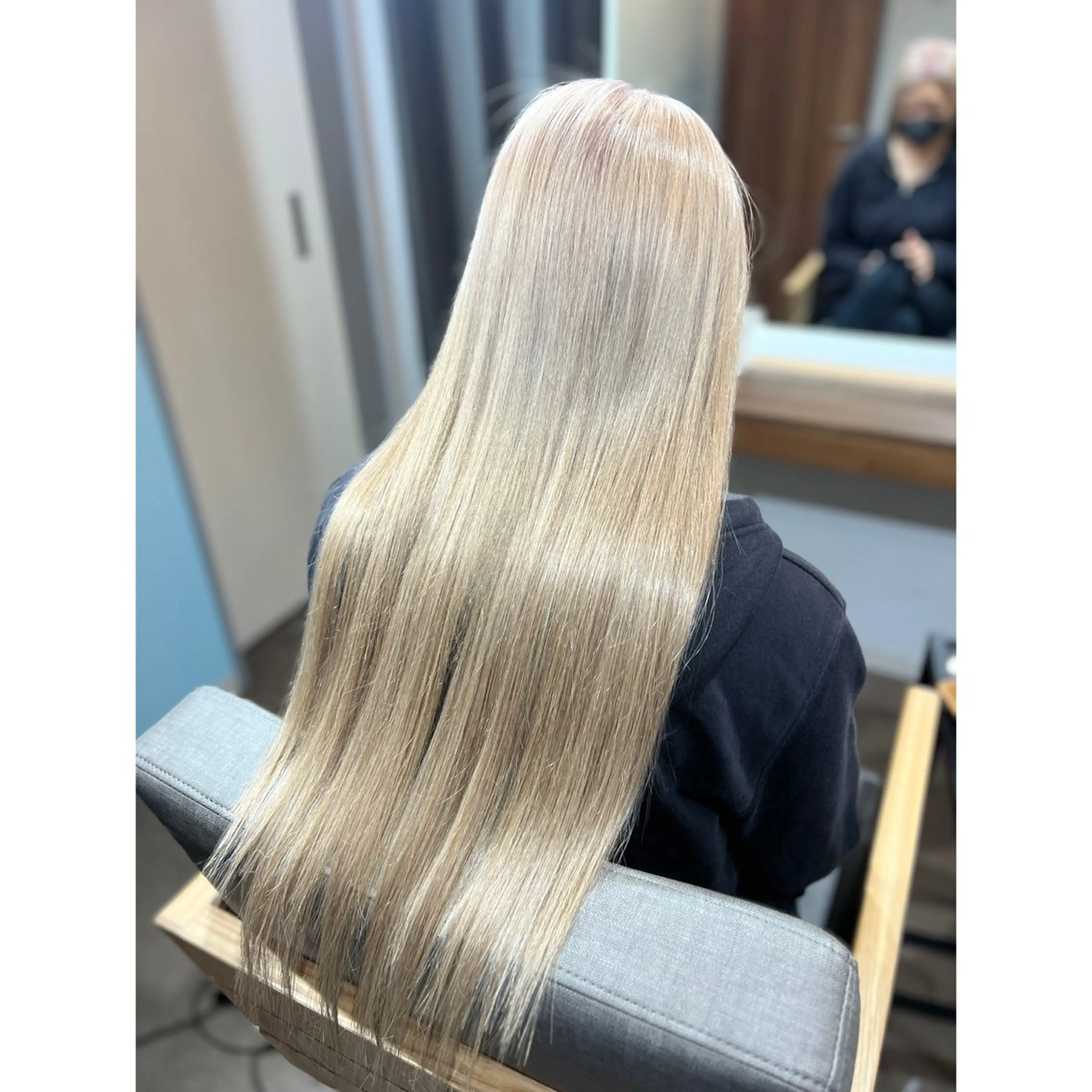 ロング カット ヘアカラー トリートメント エクステ 人気１位🎀有名人も 通う🫅韓国髪専門○のヘアスタイル