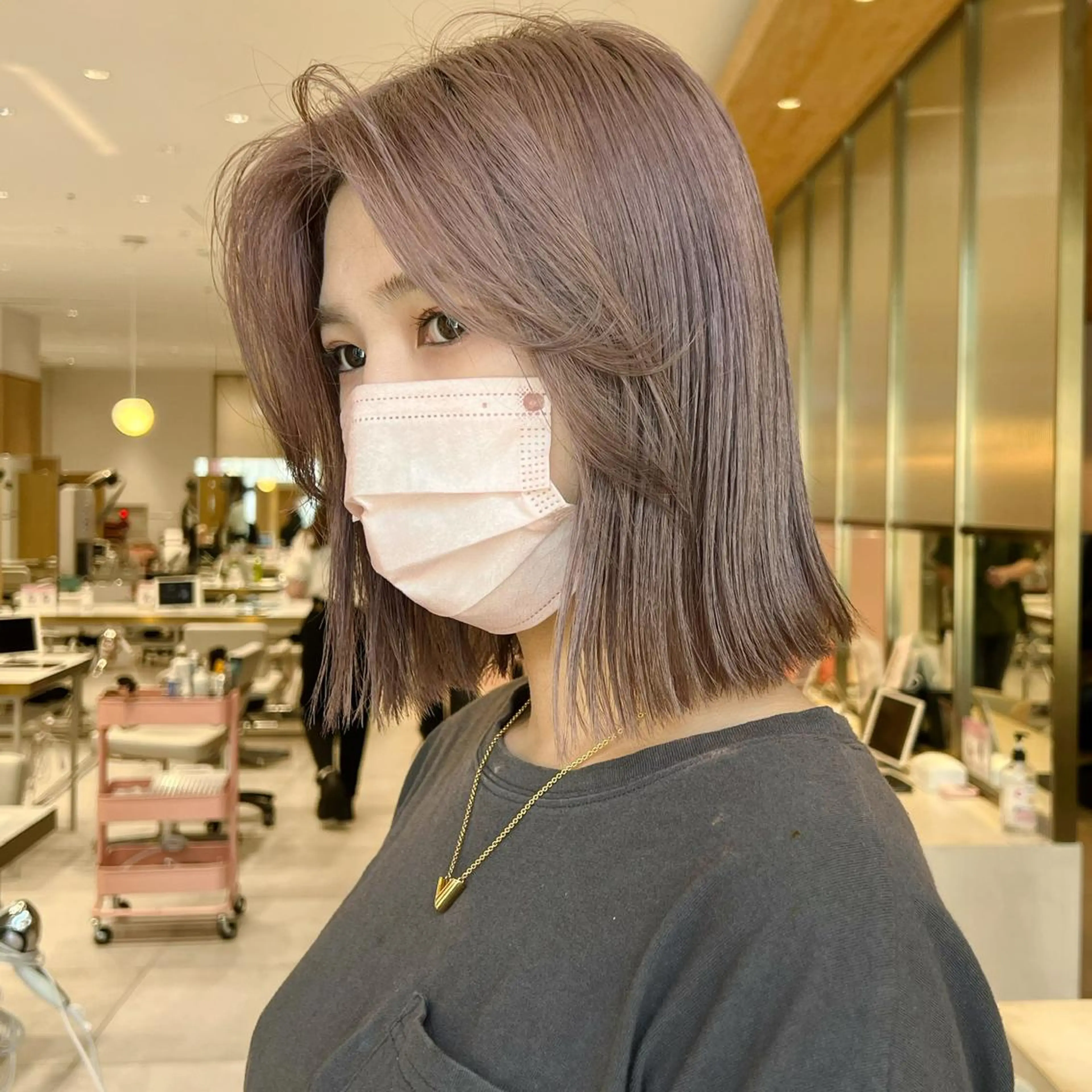 ミディアム カラー グレージュ ボブ カット ヘアカラー トリートメント レイヤー専門家 ダブルカラー修のヘアスタイル