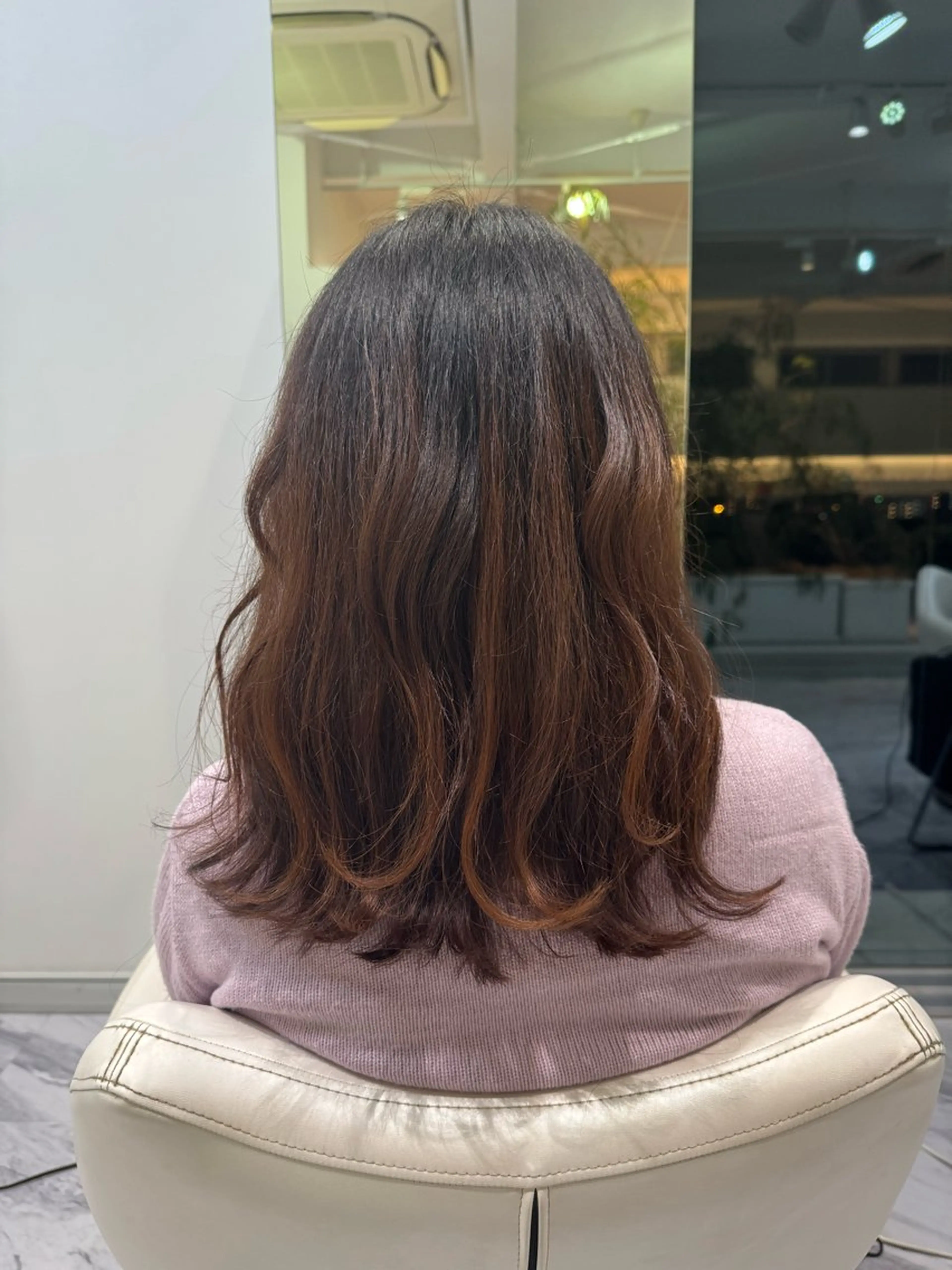 セミロング 新美 恵里子のヘアスタイル