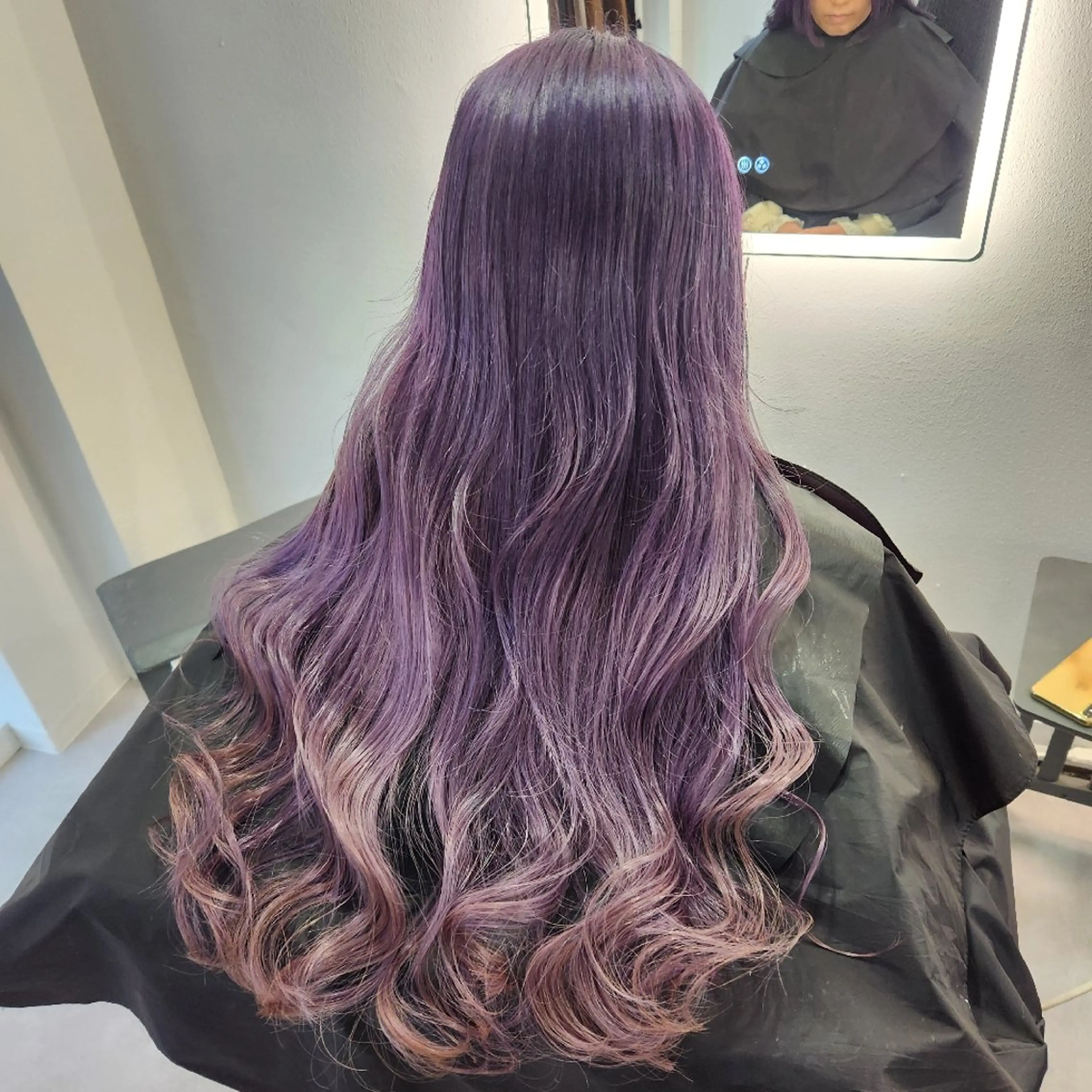 ロング カラー グラデーションカラー ラベンダーカラー ヘアカラー ツヤ髪✨縮毛矯正 ハイトーンカラーのヘアスタイル