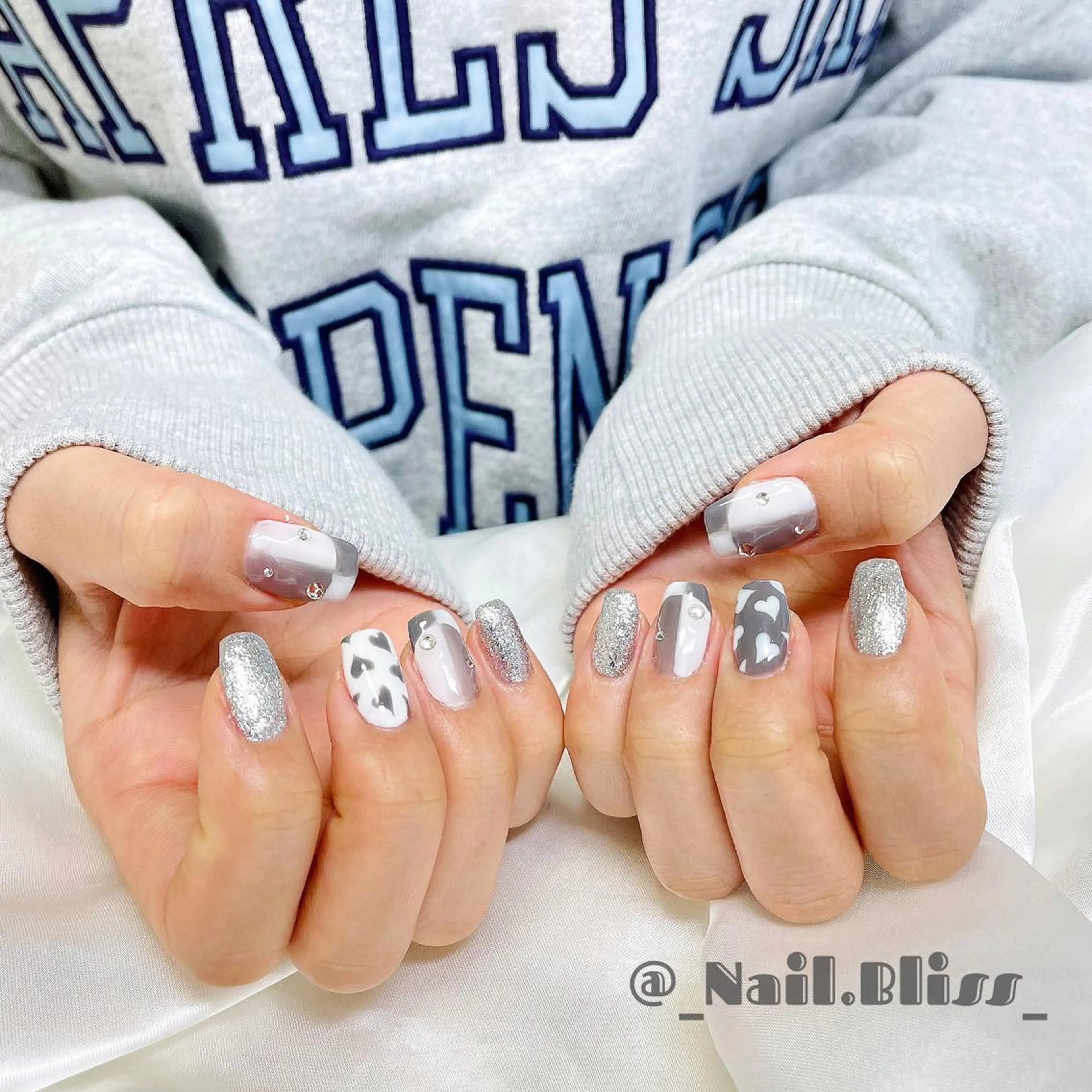 ネイル フレンチネイル ハート オンブレフレンチ ハンドネイル NAIL BLISSのネイルデザイン