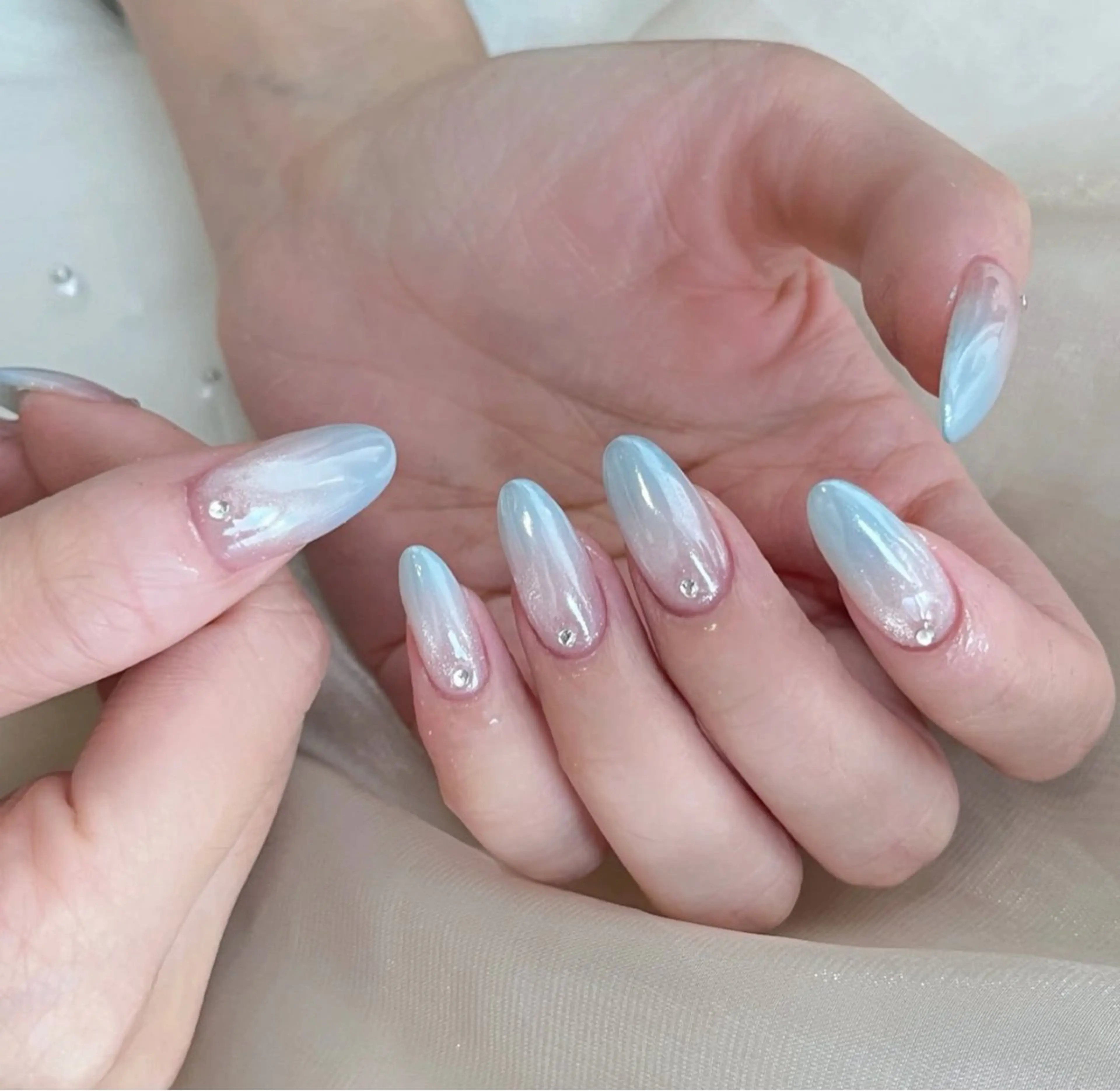 ネイル 桜ネイル フットネイル フレンチネイル グラデーション 氷ネイル・うるうるネイル ハンドネイル Lynn_ Nailのネイルデザイン
