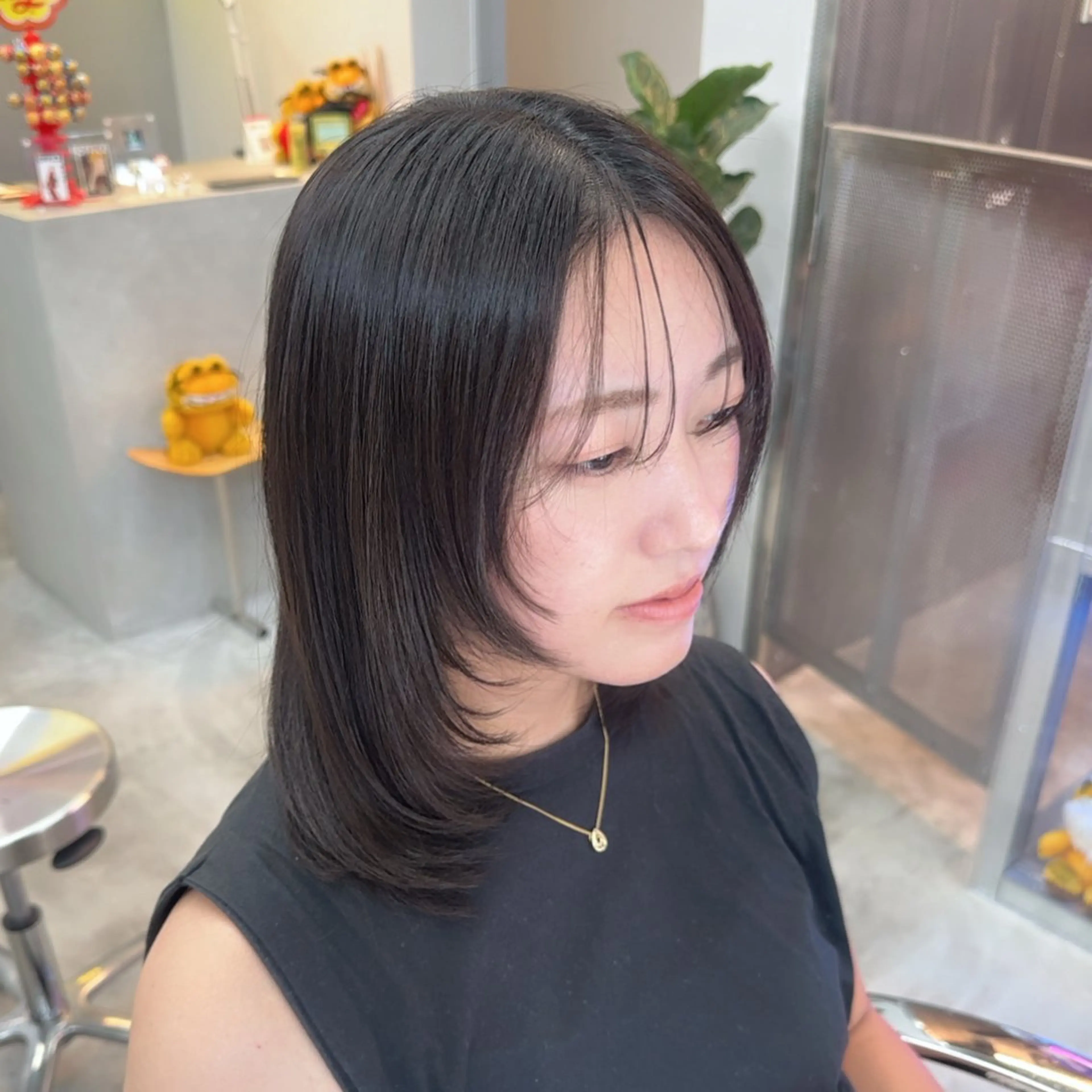 ミディアム カラー カット トリートメント 岡野 静華のヘアスタイル