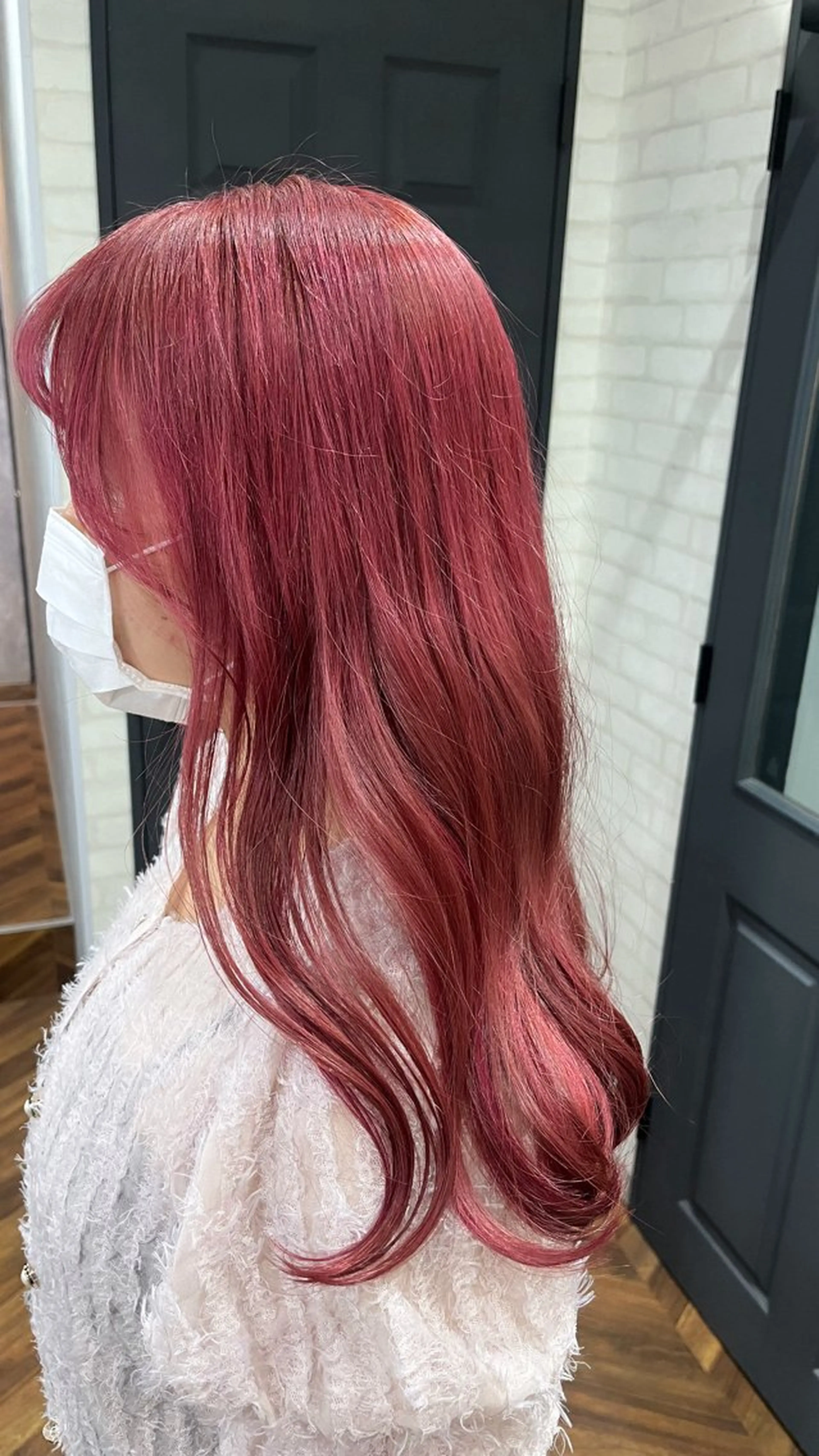 ロング カラー ブリーチ ラベンダーカラー ピンクカラー カット ヘアカラー トリートメント 詩乃🎀ピンク 暖色系🫧レイヤーのヘアスタイル