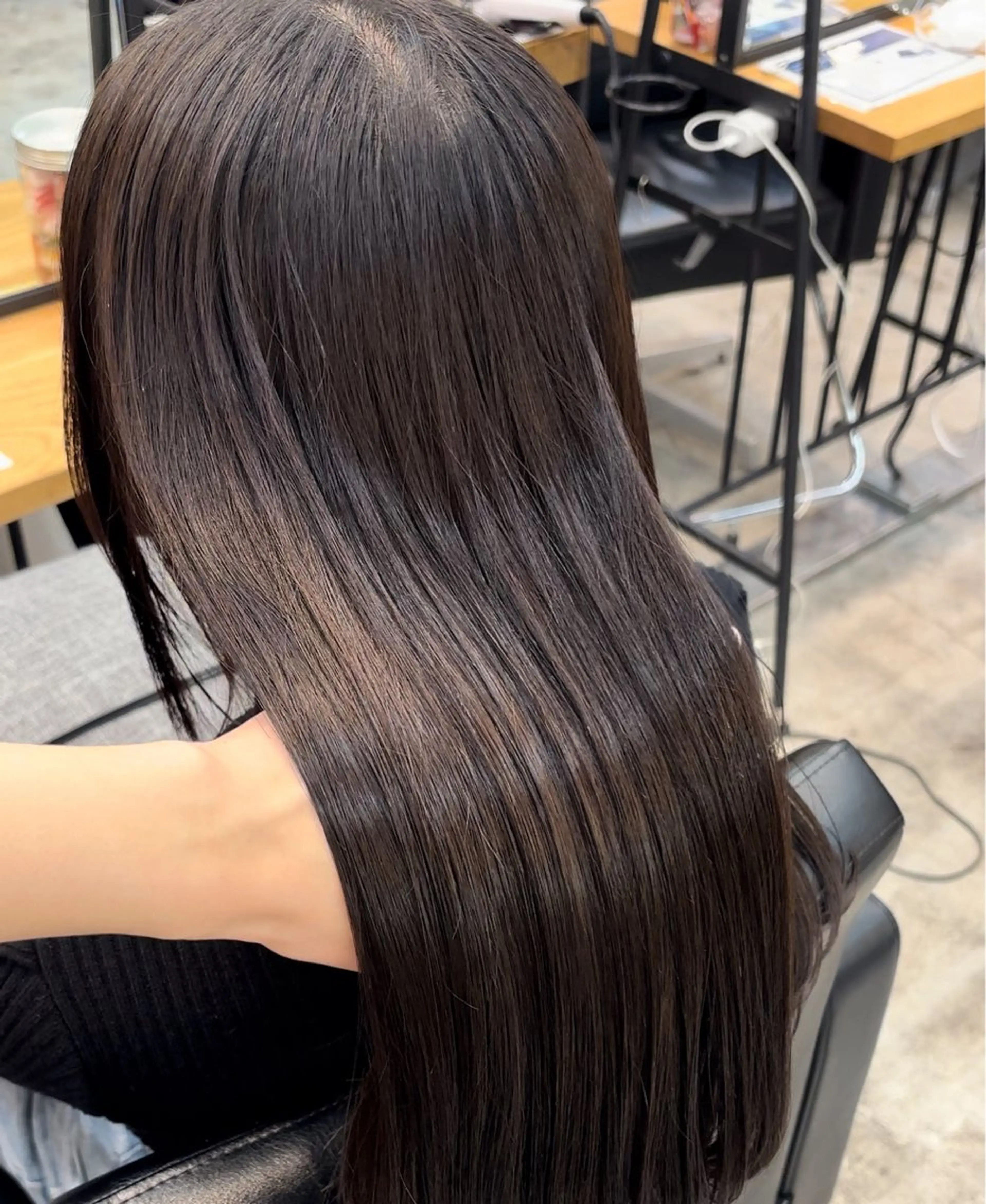 小山　綾奈 ロングカットのヘアスタイル