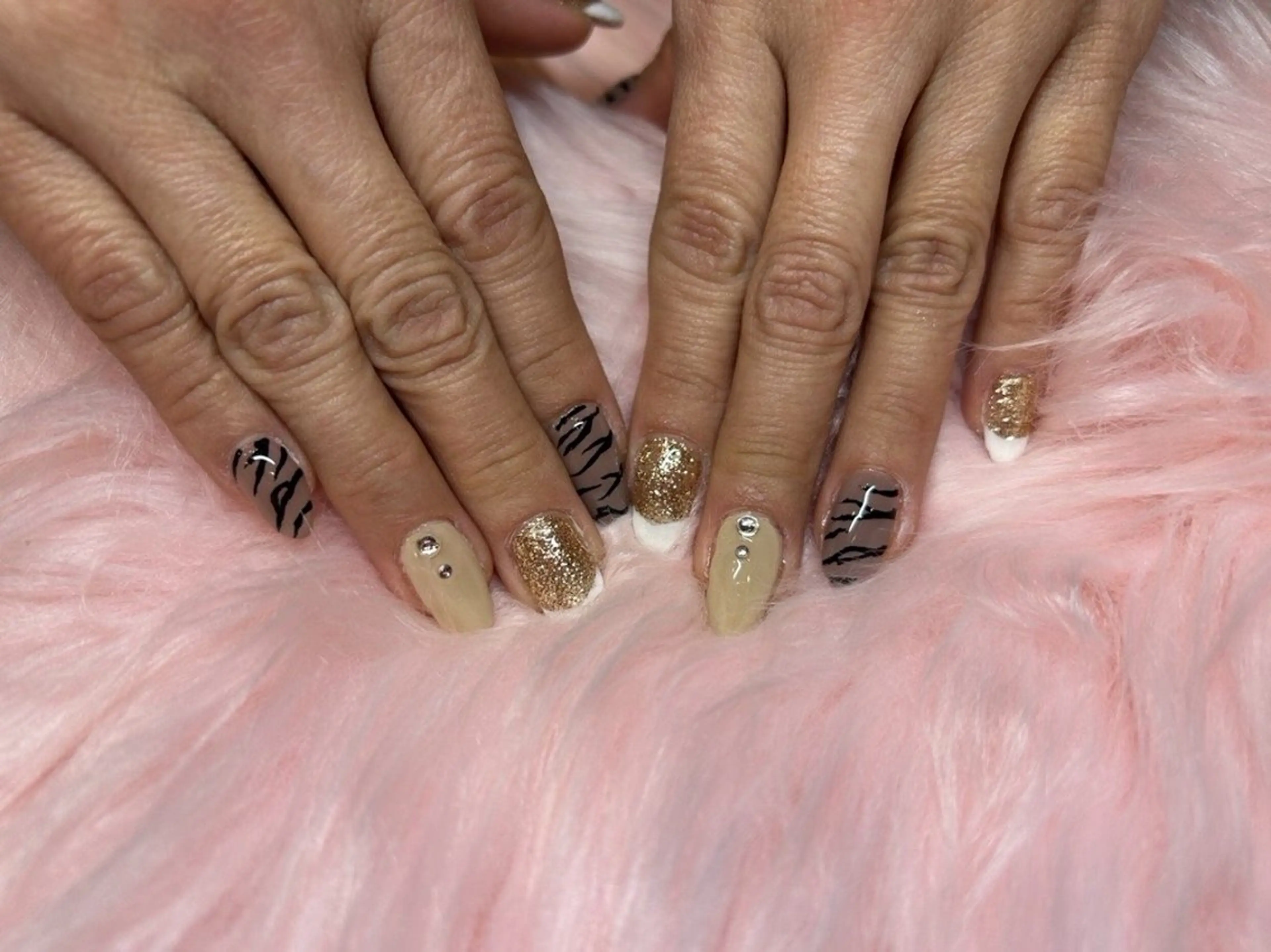 ネイル アニマル柄 Nailsalon Little Rのネイルデザイン