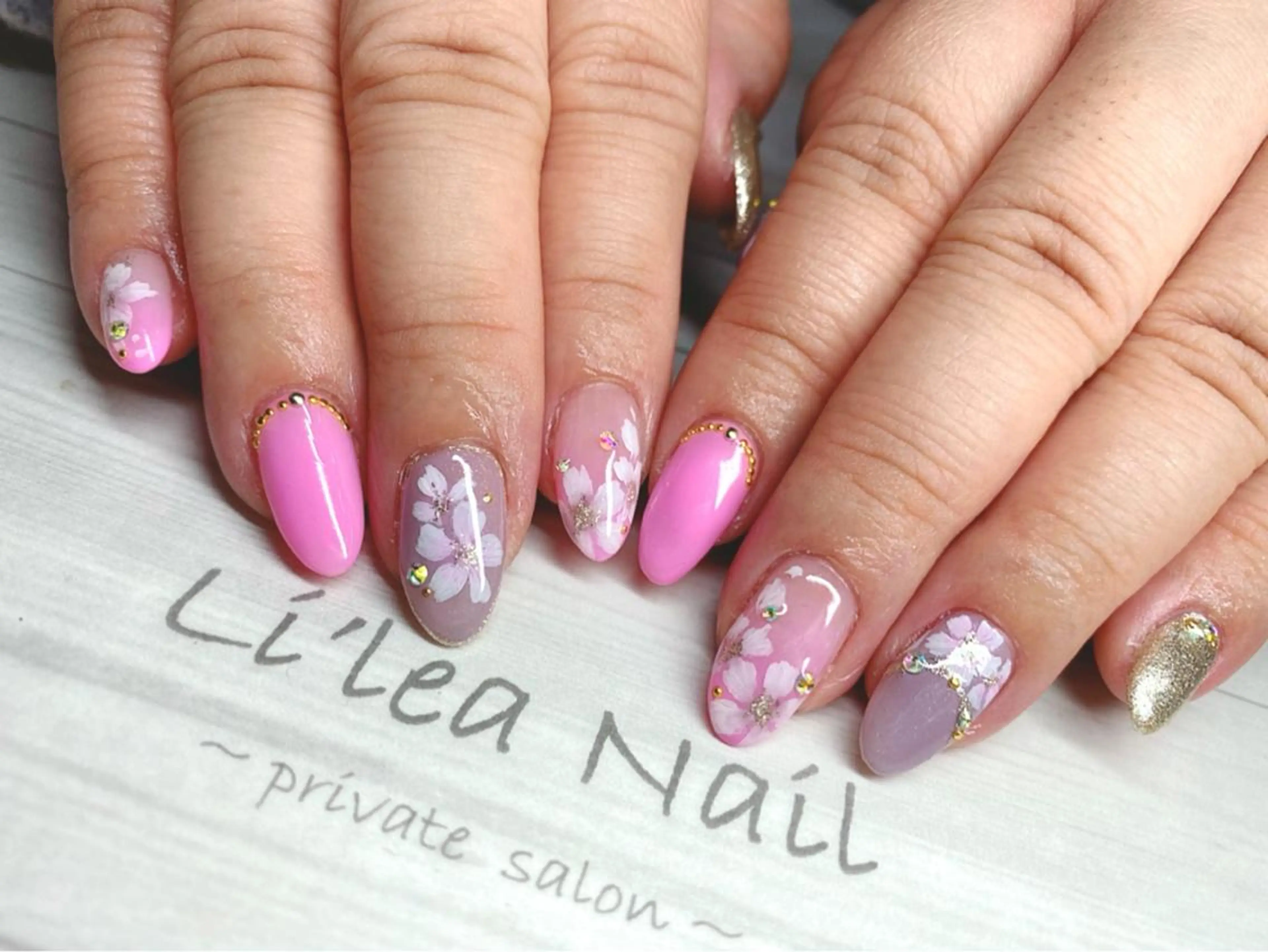 ネイル Li'leaNail AINAのネイルデザイン