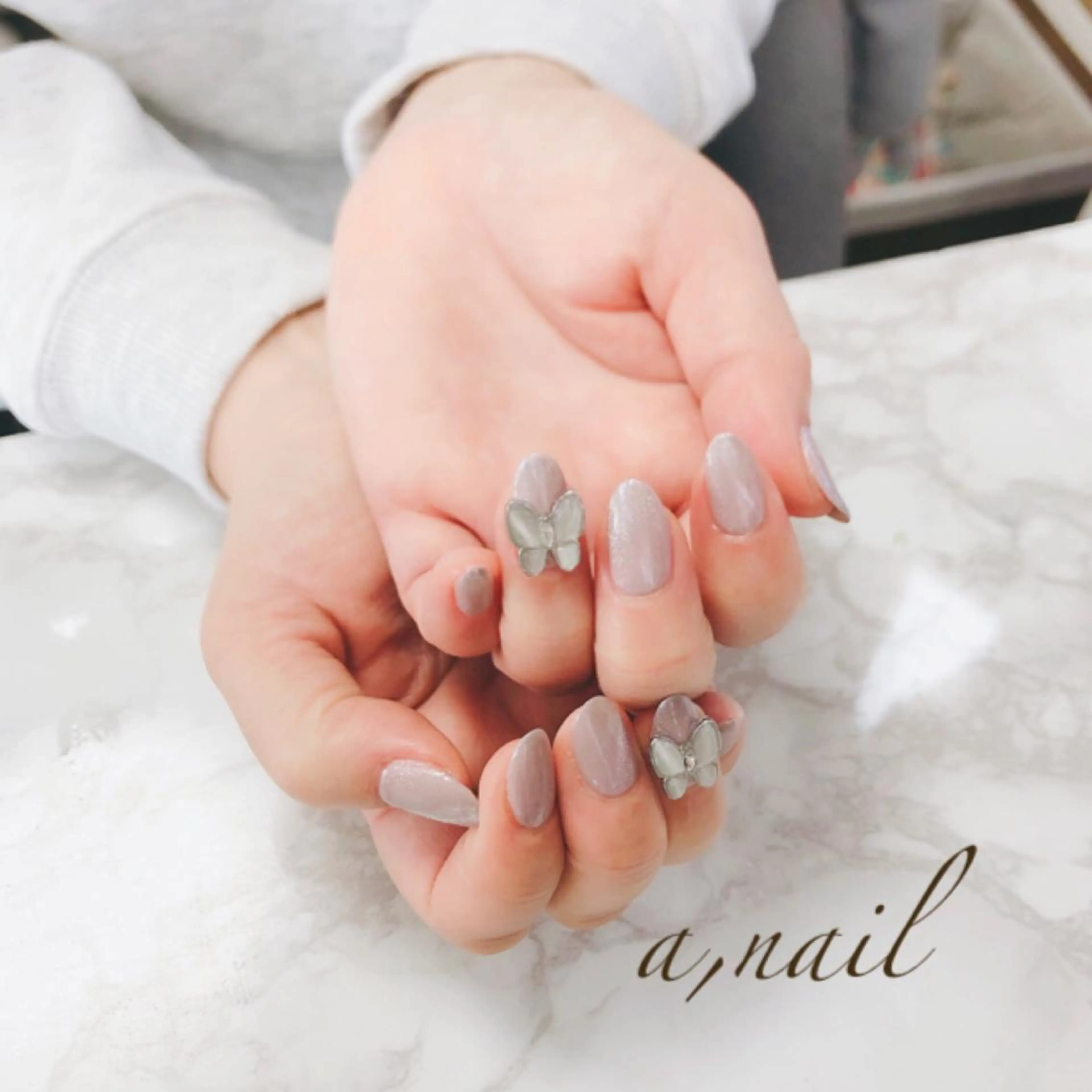 ネイル フットネイル ジェルネイル グラデーション ラメ(グリッター) ラメグラデーション ハンドネイル ネイルサロン エーネイルのネイルデザイン