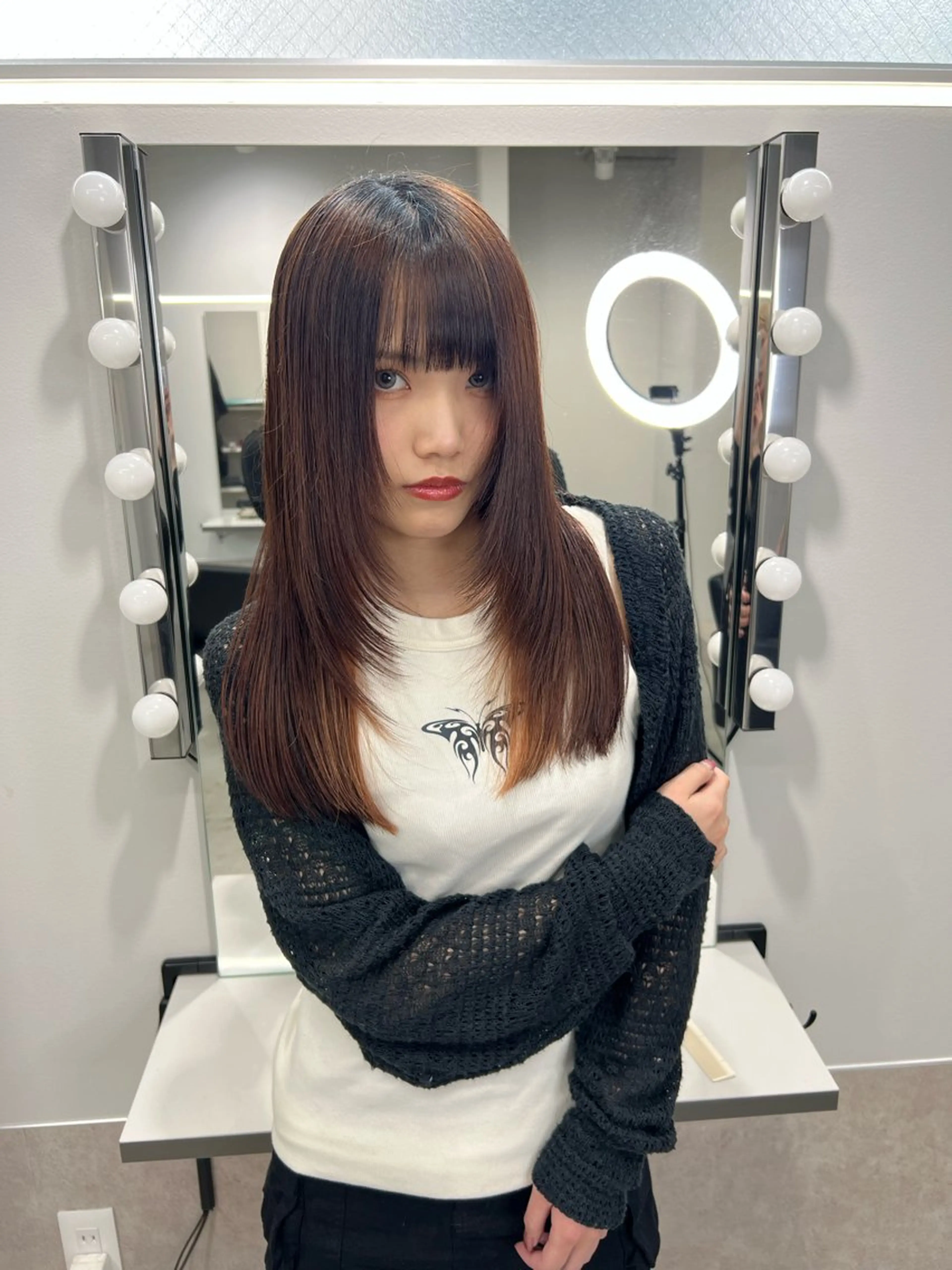 セミロング カット maya レイヤーカットのヘアスタイル