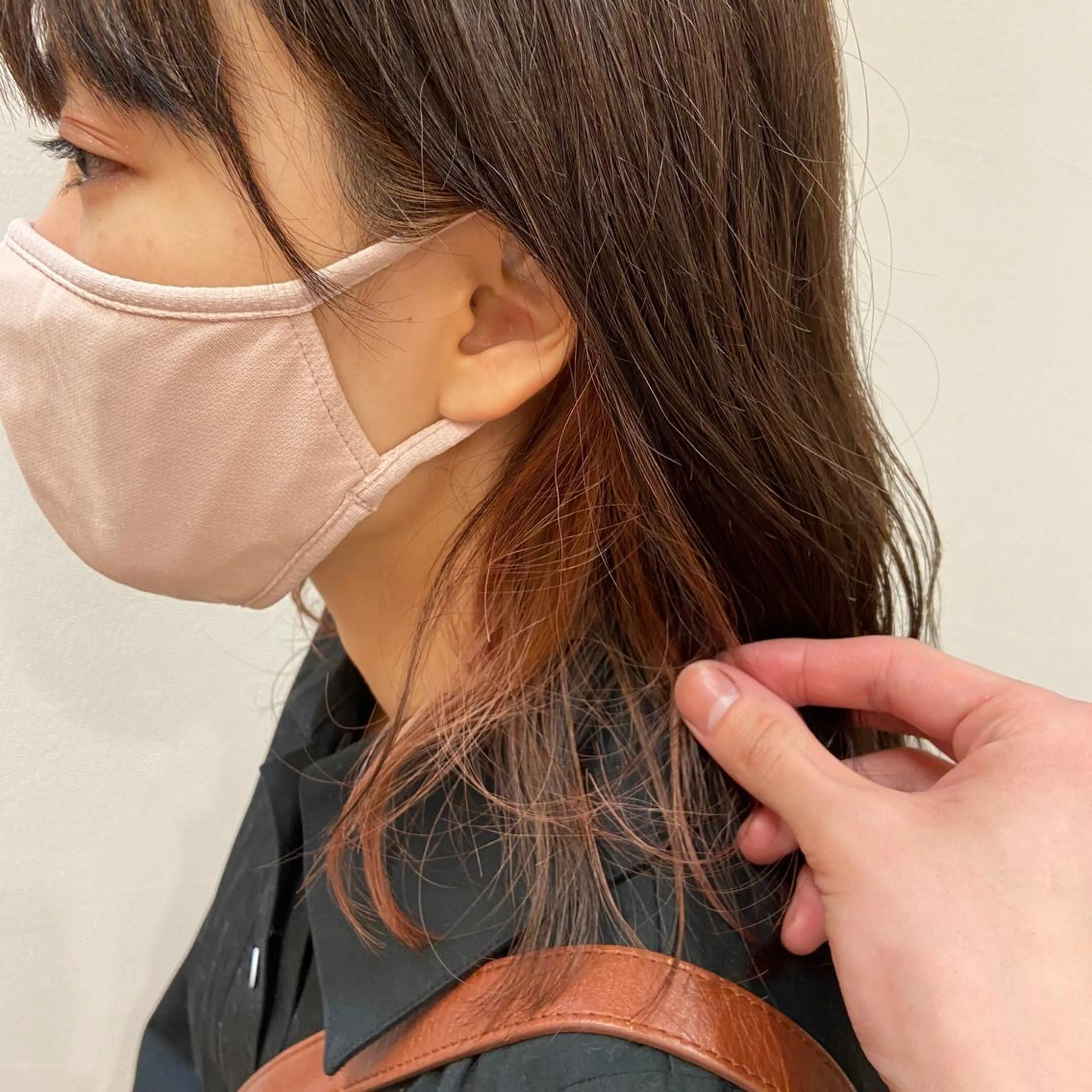 ミディアム ショート/ウルフ ハイトーン/カイセイのヘアスタイル