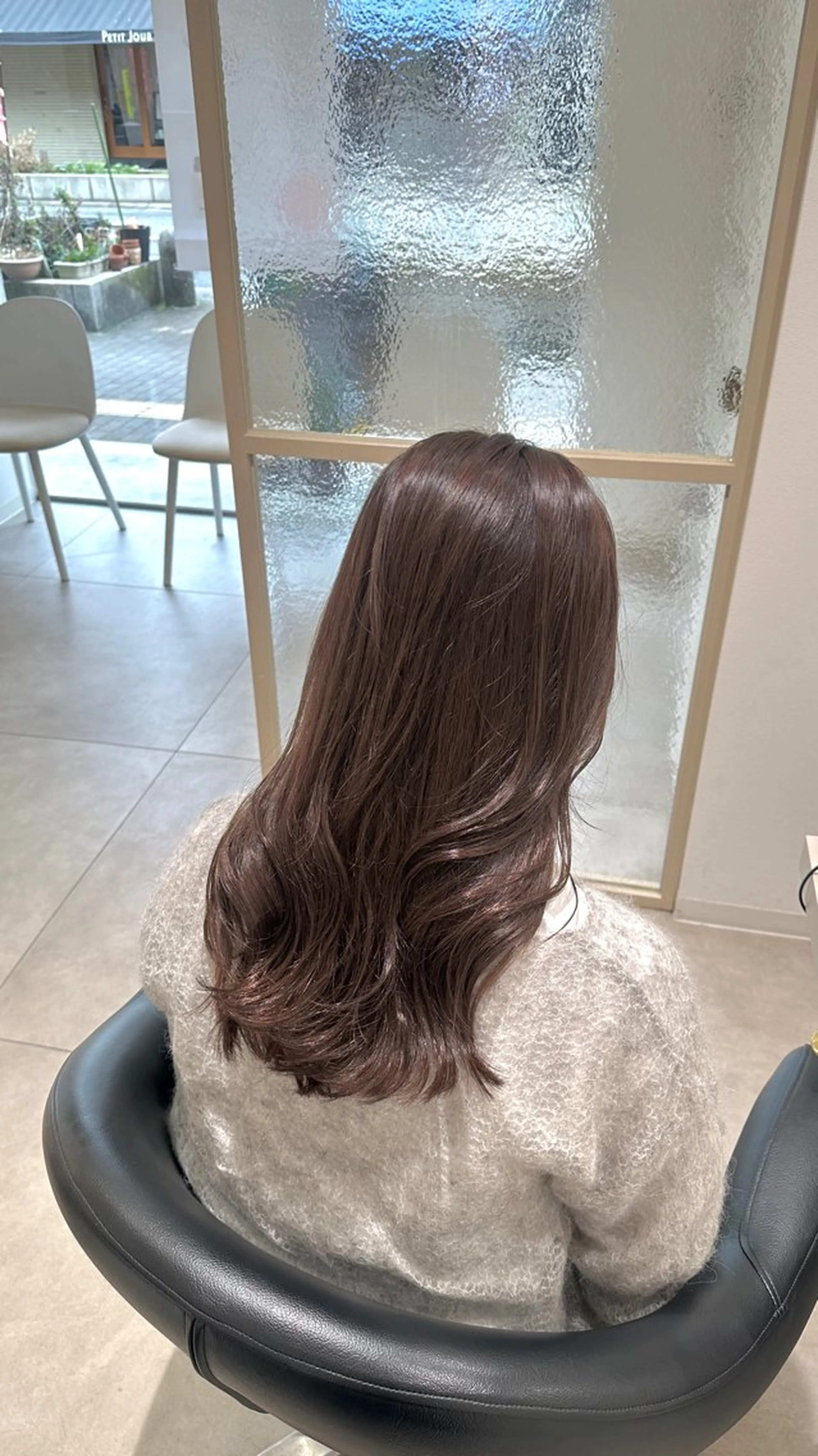 ミディアム カット ヘアカラー トリートメント 森下 萌果のヘアスタイル