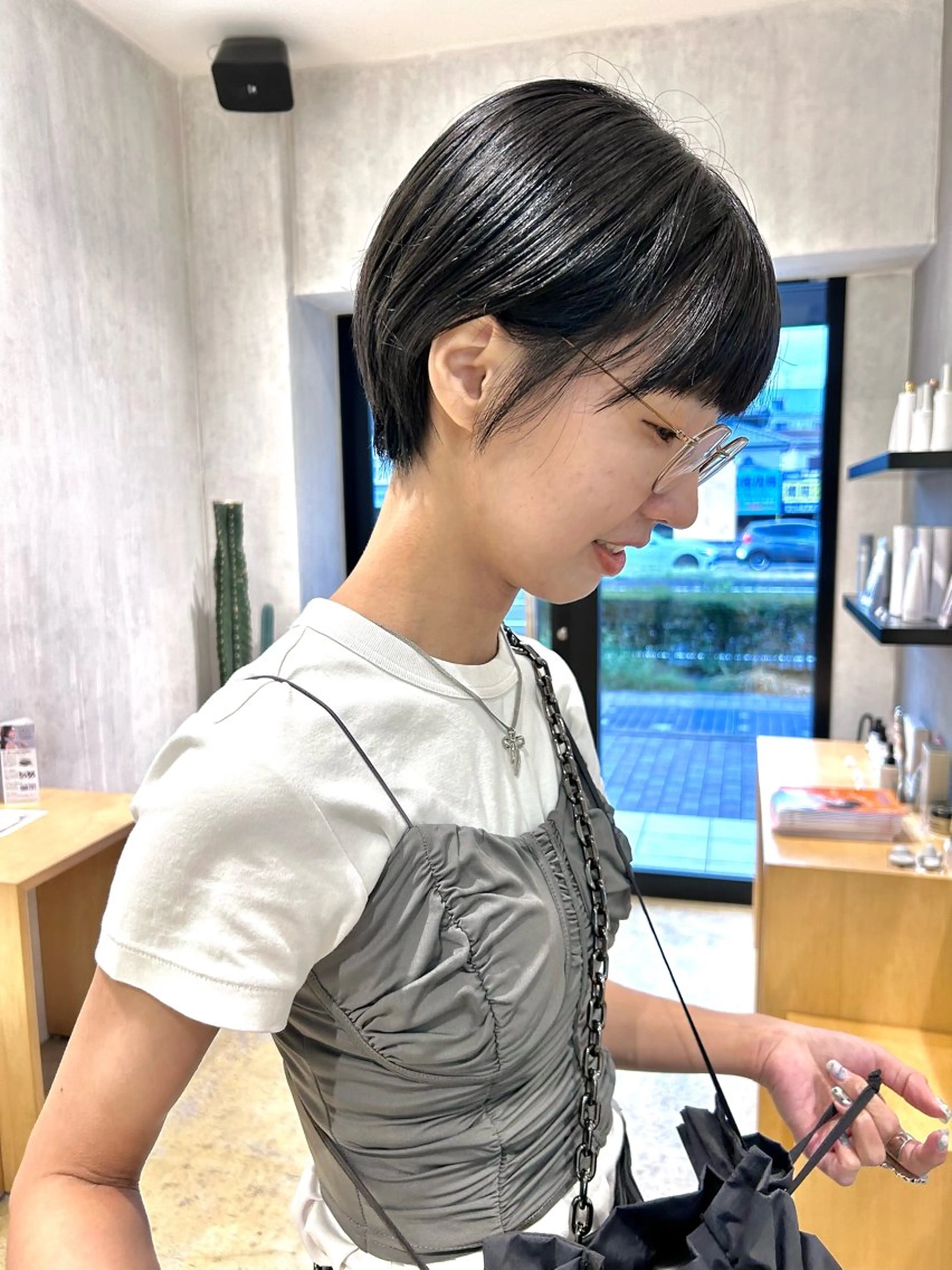 ショート ショートヘア レイヤーカット/ツヤ 縮毛矯正/アチワのヘアスタイル