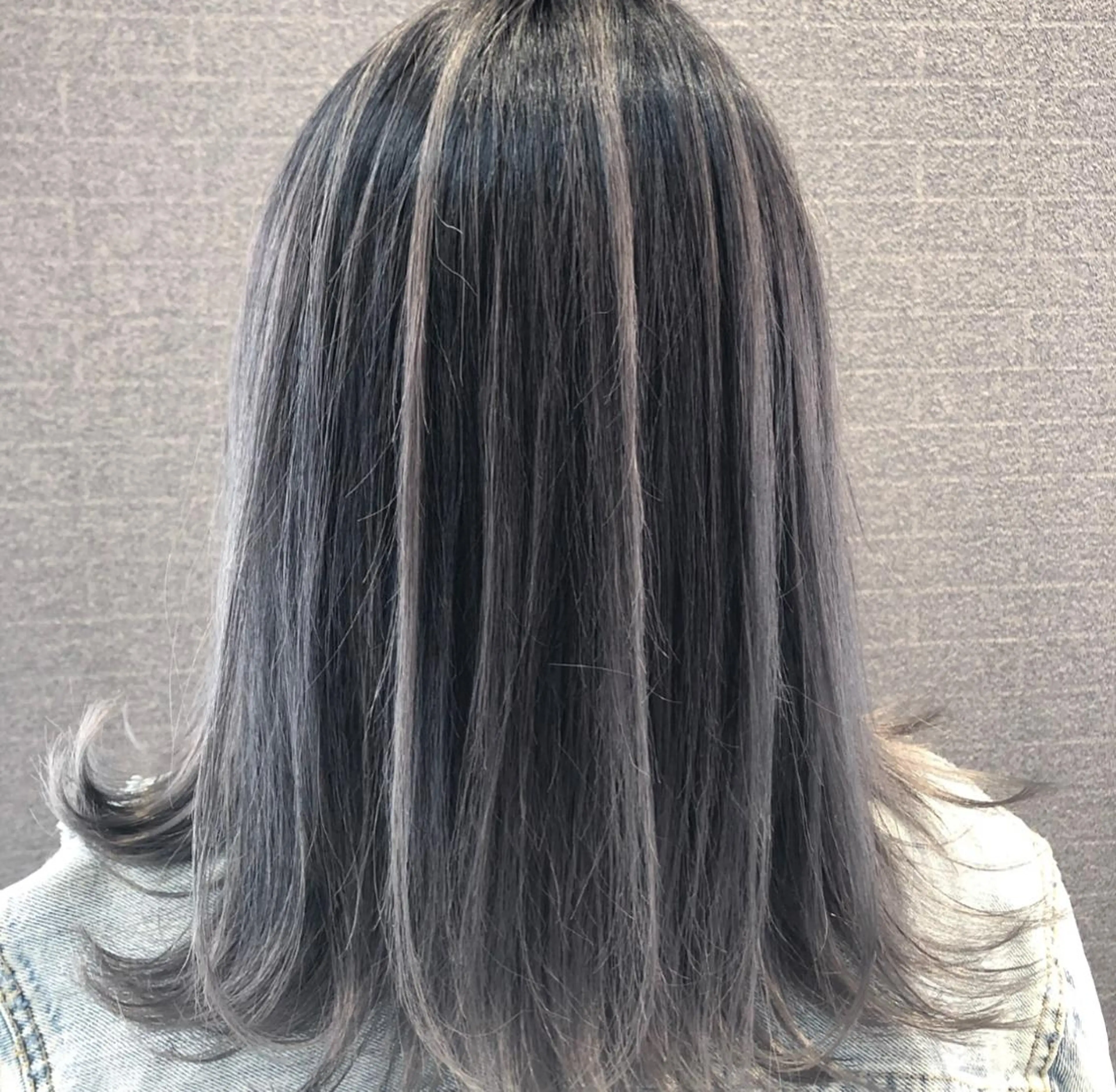 ミディアム カラー ヘアアレンジ シールエクステ バレイヤージュ デザインカラー ハイライトカラー エクステ アンドウ ユウ/ レイヤーカット/韓国のヘアスタイル