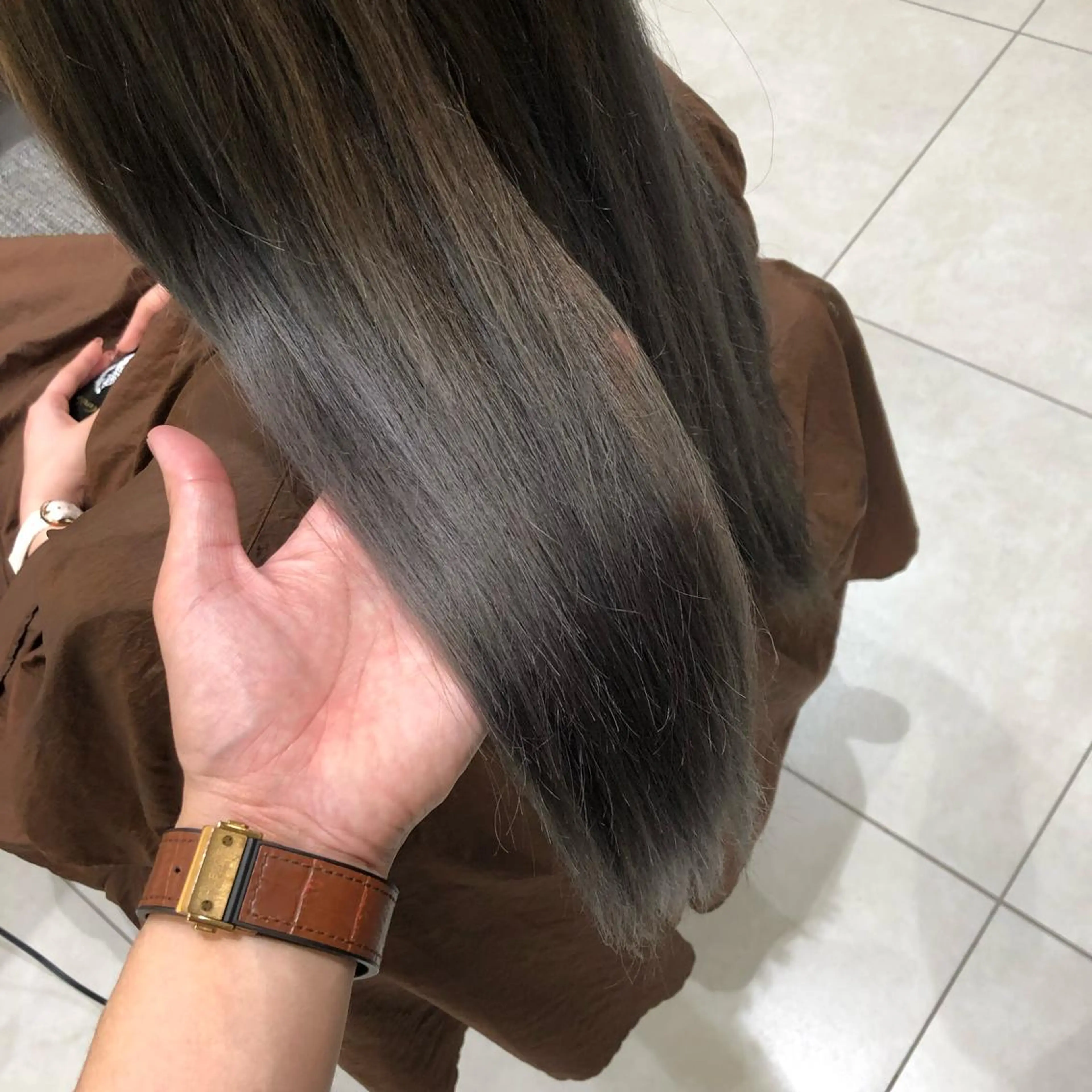 ロング 渡辺　亮/ 白髪ぼかし/髪質改善のヘアスタイル