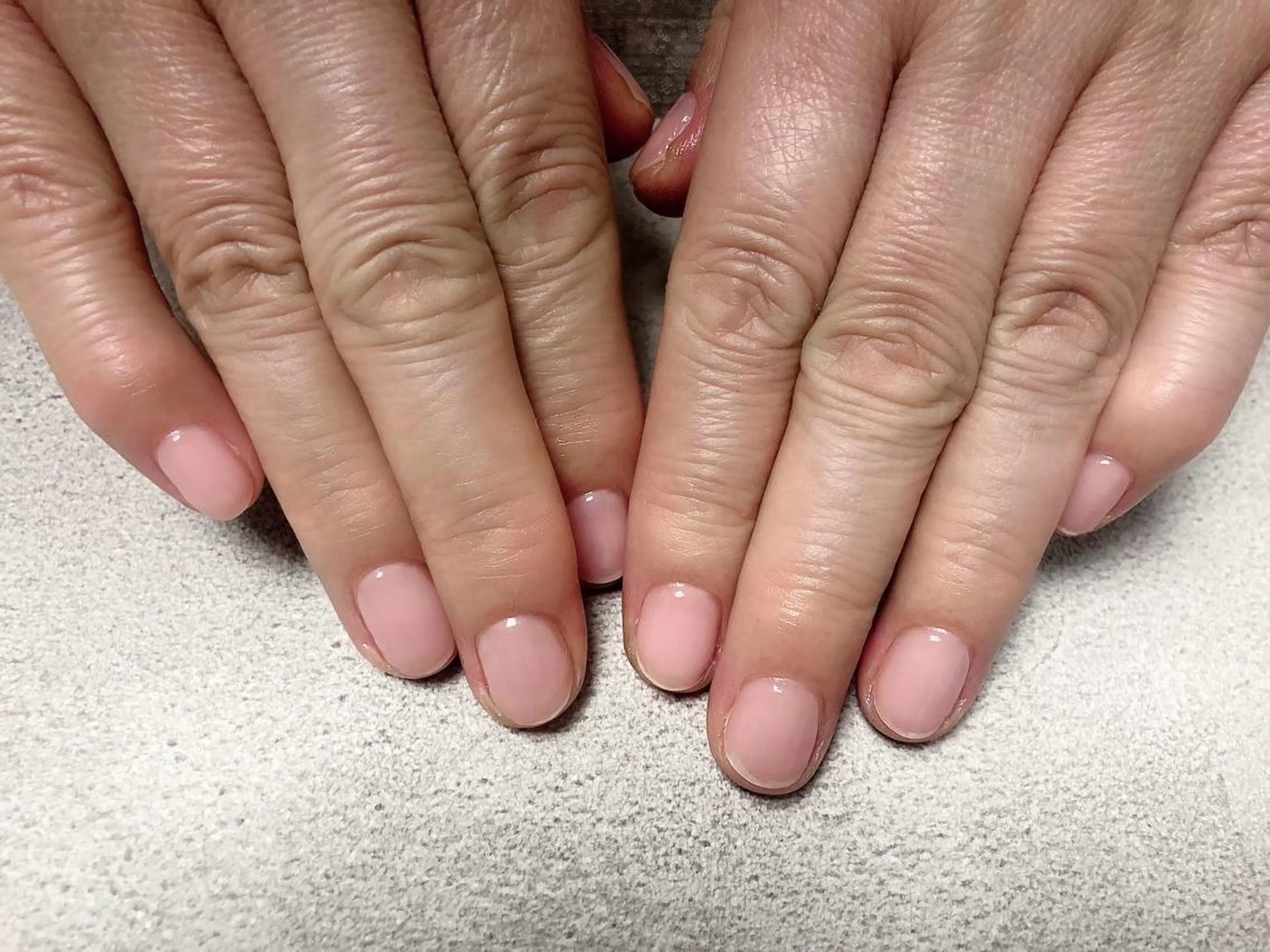 ネイル シンプルネイル ハンドネイル mogunail &blowのネイルデザイン