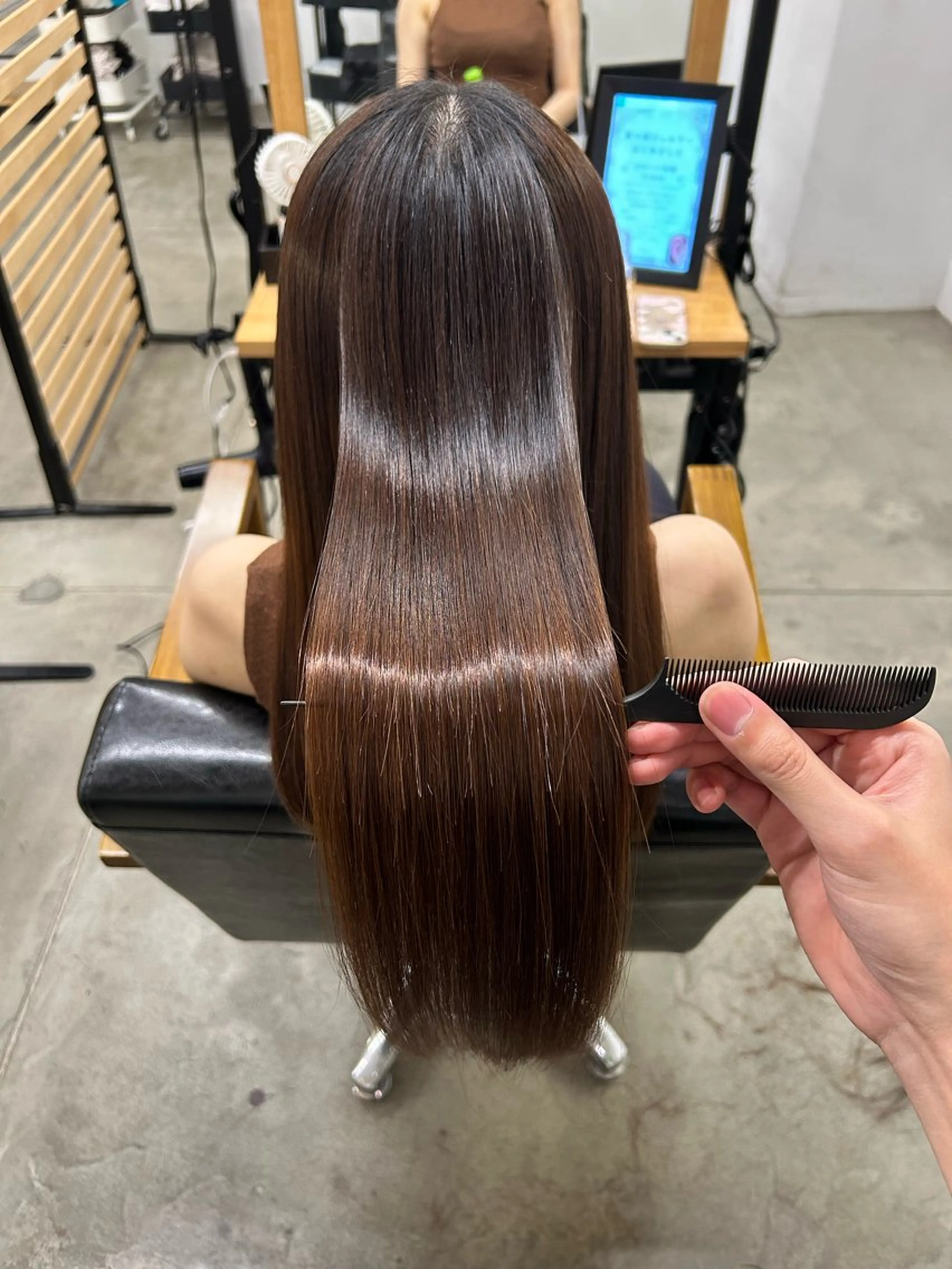 ロング 1回で綺麗になる 髪質改善 小山光のヘアスタイル