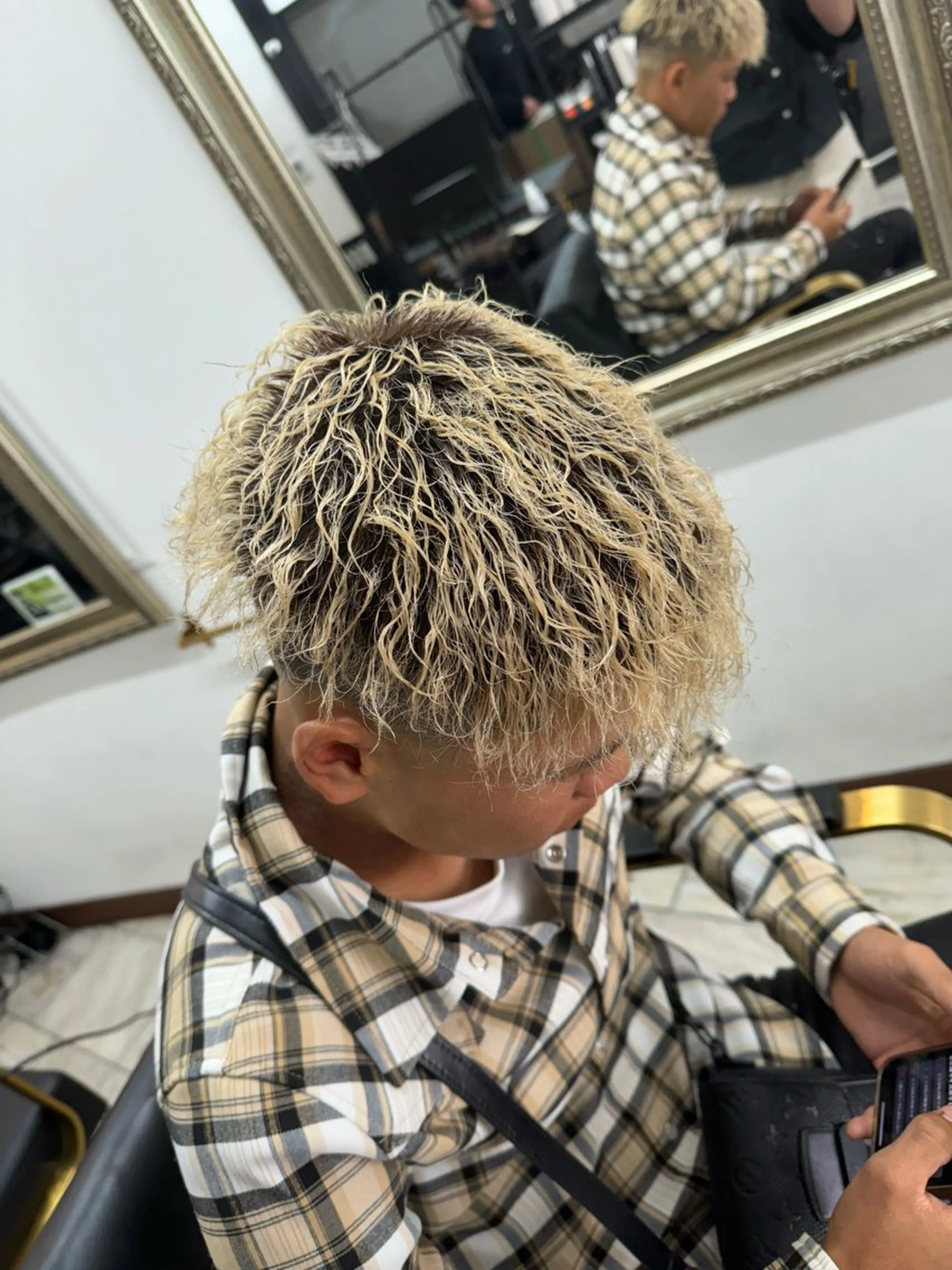 パーマ メンズ メンズブリーチ メンズハイトーン 髪質改善 高野 慧成のヘアスタイル