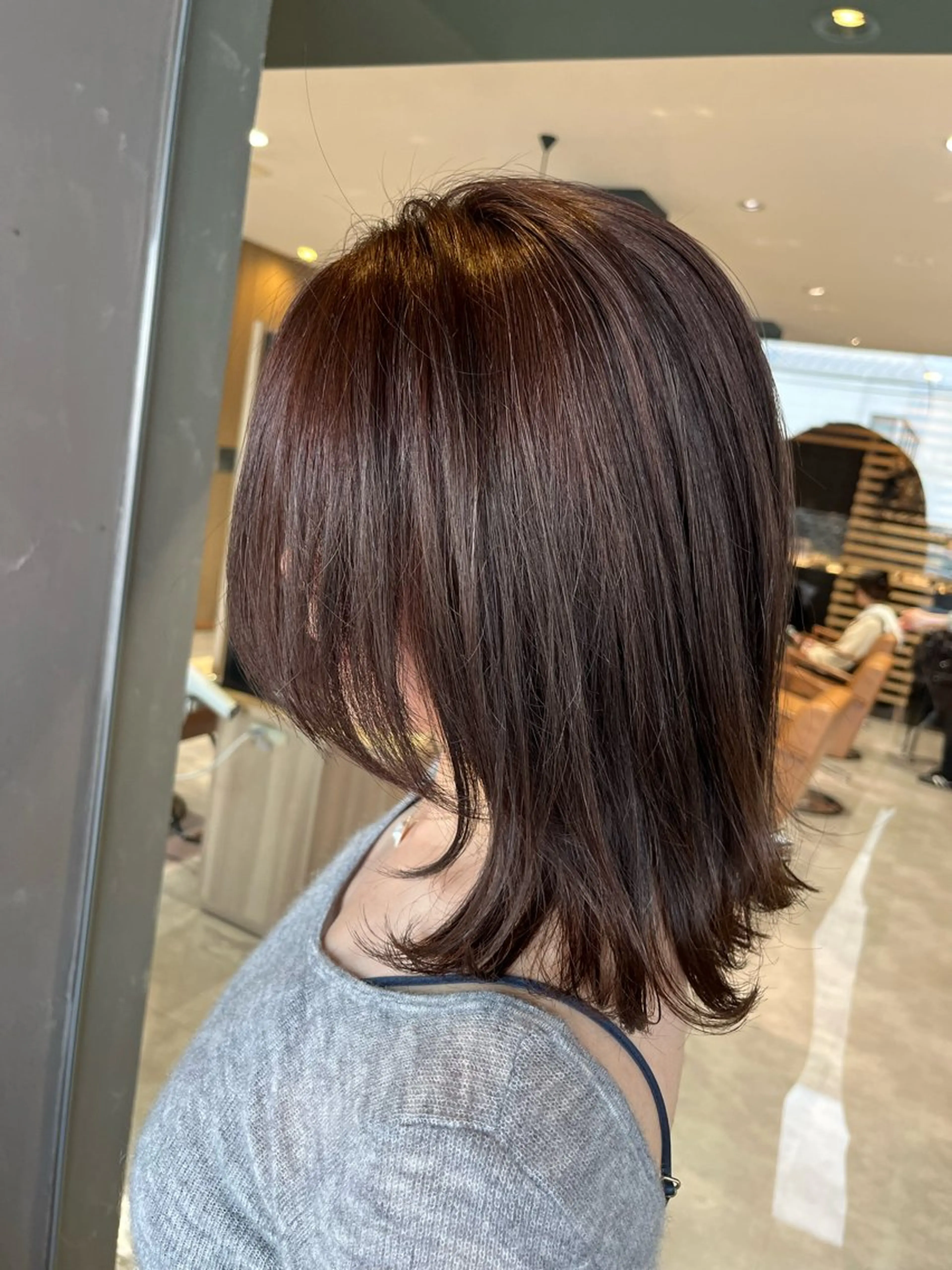 セミロング パパス　梅田 美喜のヘアスタイル