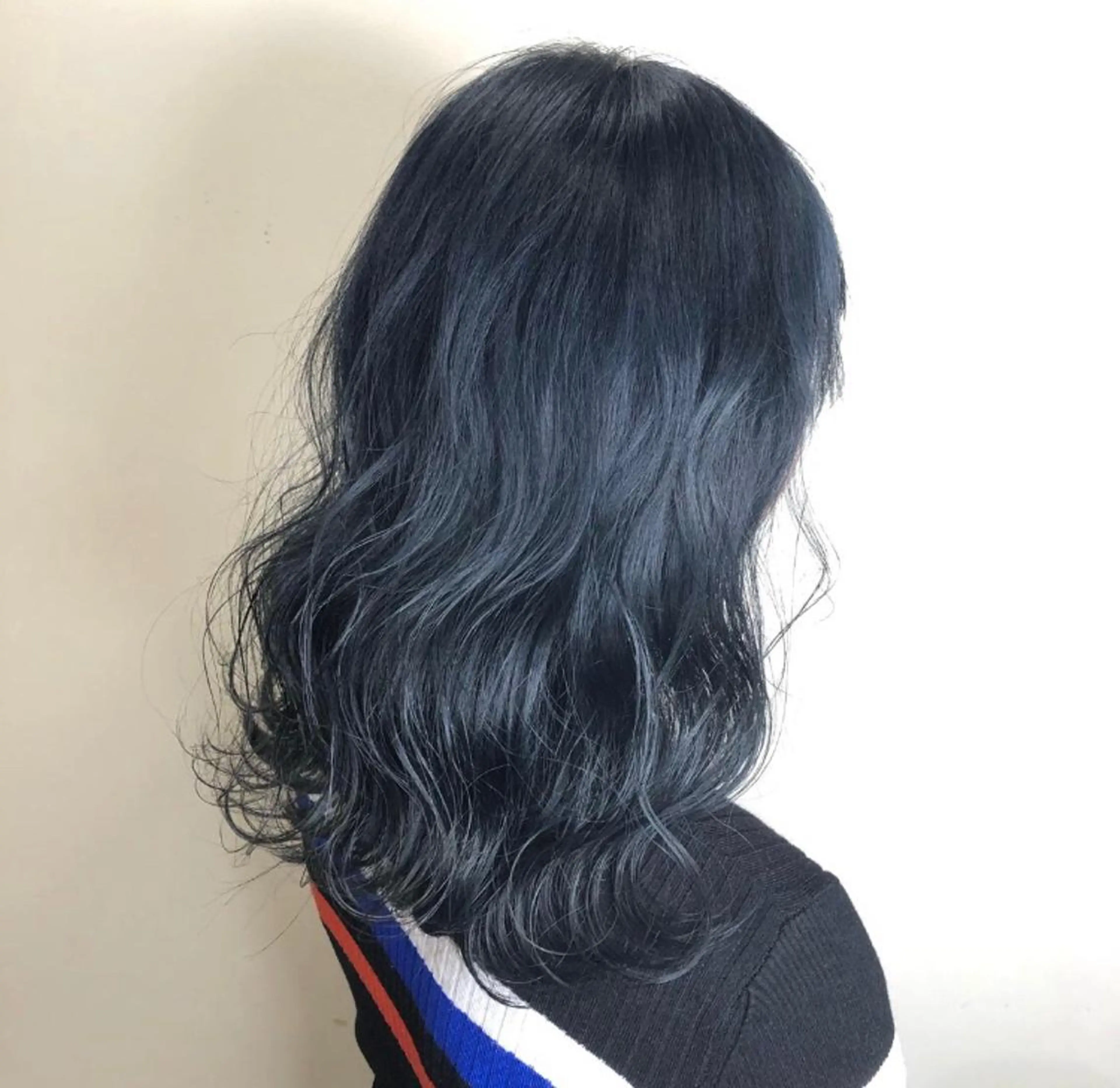 セミロング カラー ブリーチ ブルーカラー 透明感カラー Kimura Miyukiのマツエク・マツパデザイン