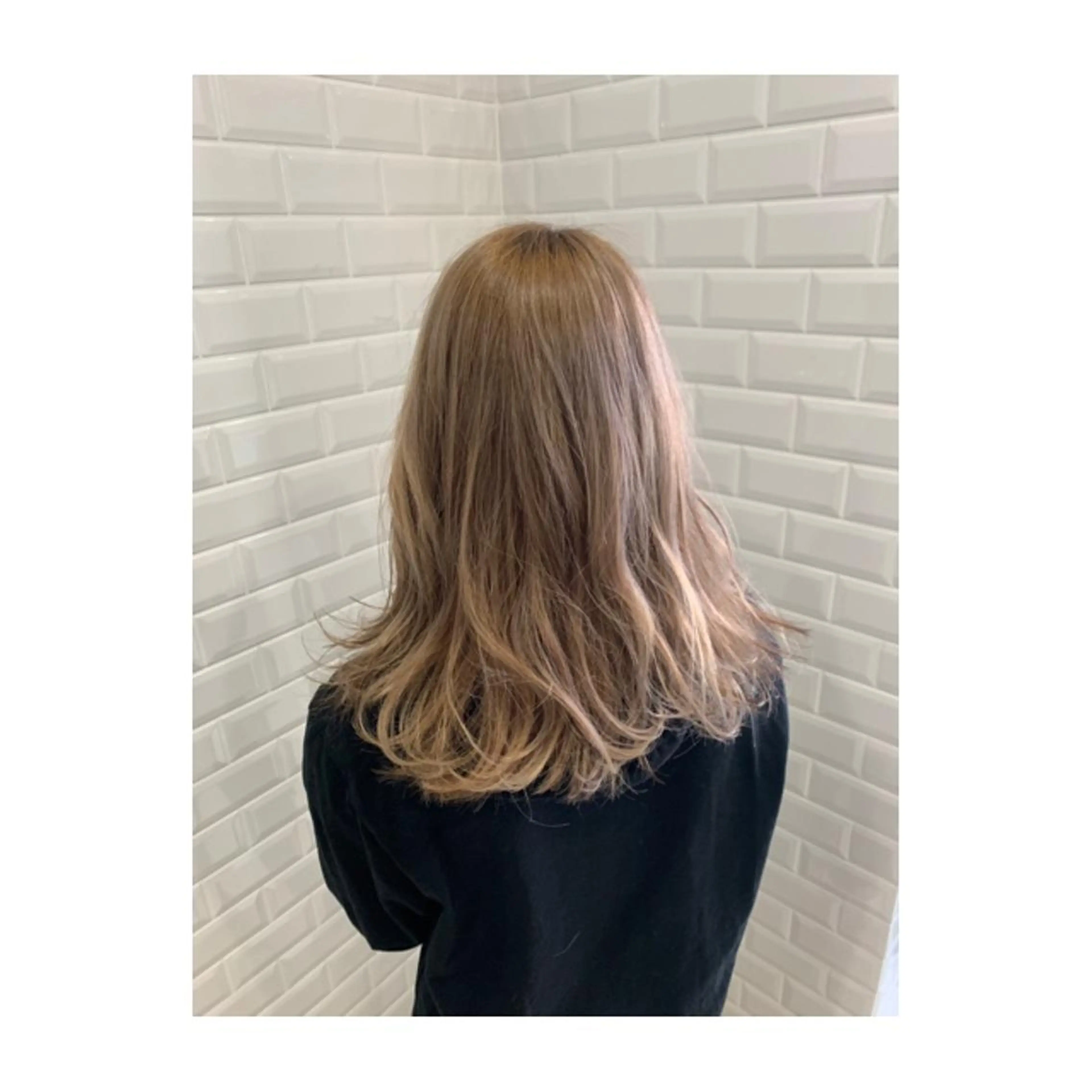 ミディアム カラー ベージュカラー 丸茂 聖名のヘアスタイル
