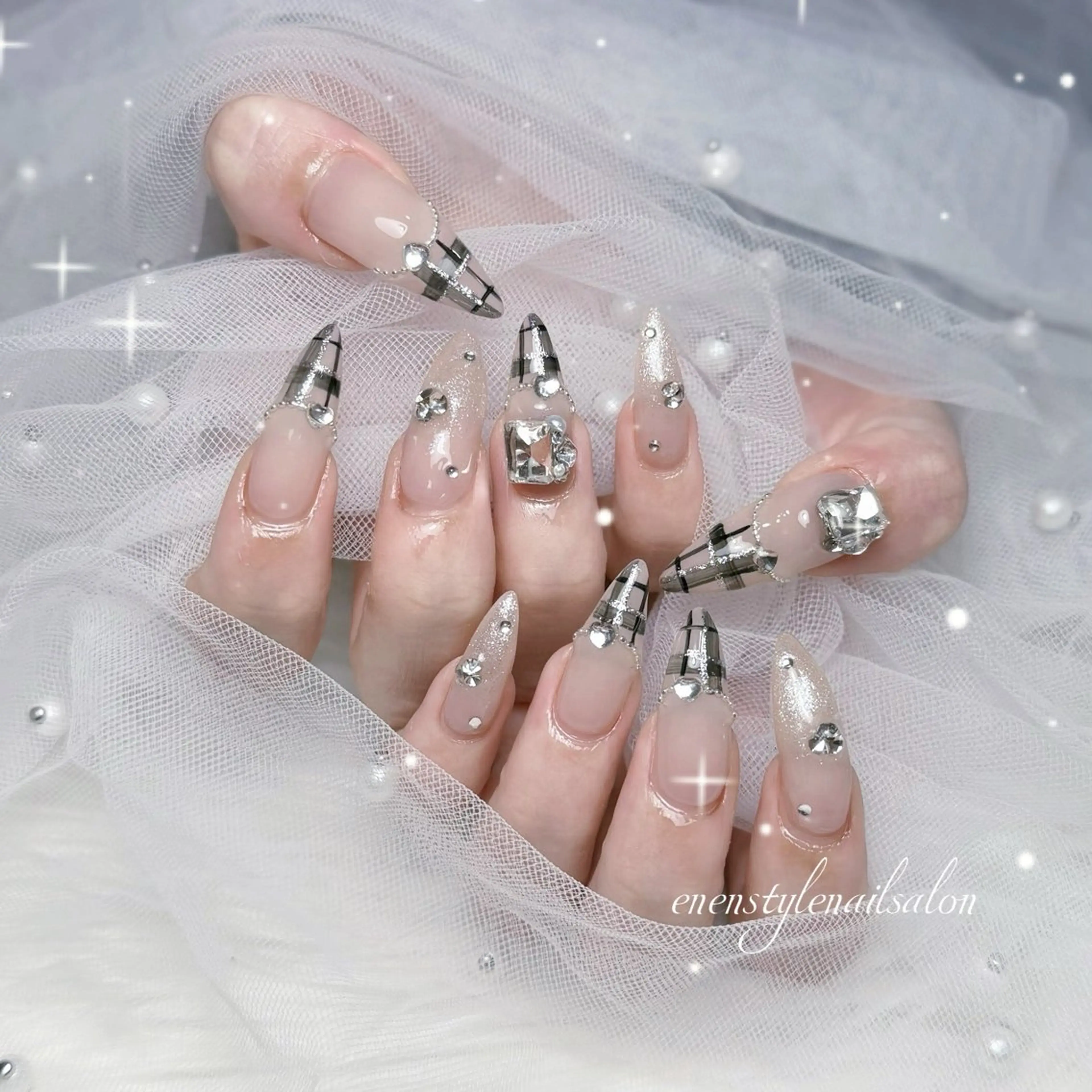 ネイル ハンドネイル 👑enen style👑のネイルデザイン