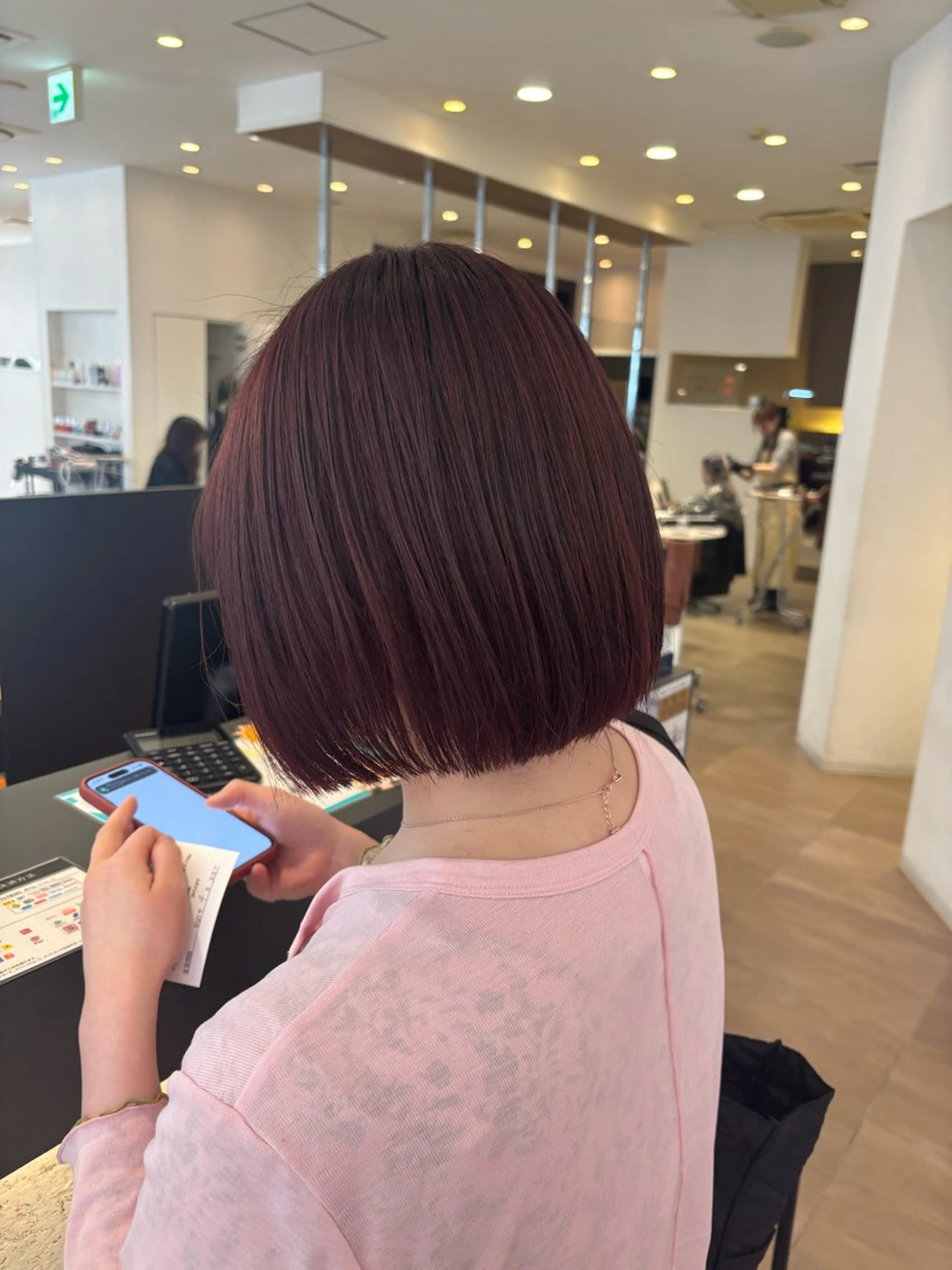 ショート カラー カット ヘアカラー brace 小笹花純のヘアスタイル