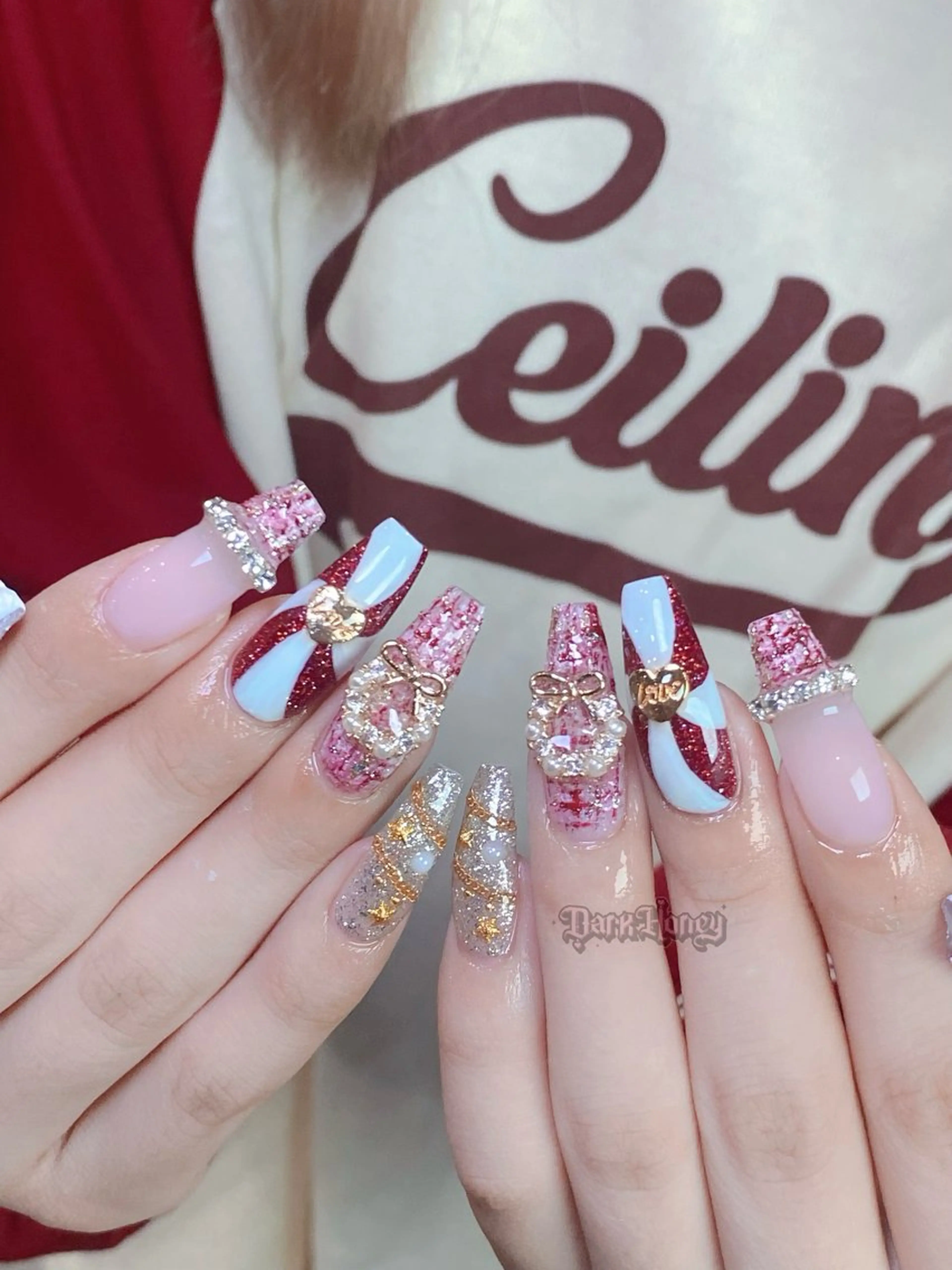 ネイル Dark Honey Susuのネイルデザイン