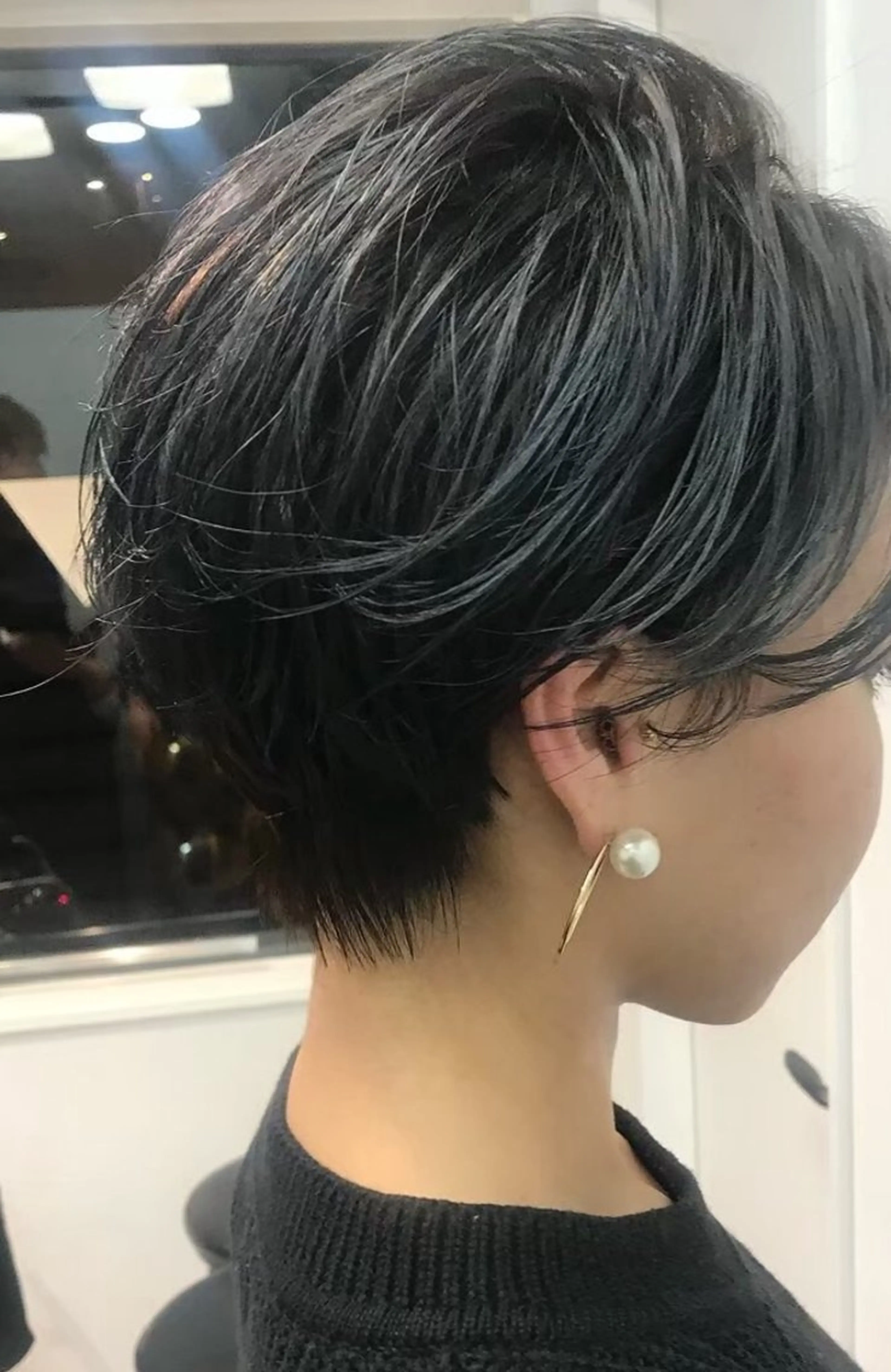 ショート カラー 江坂 misaki のヘアスタイル