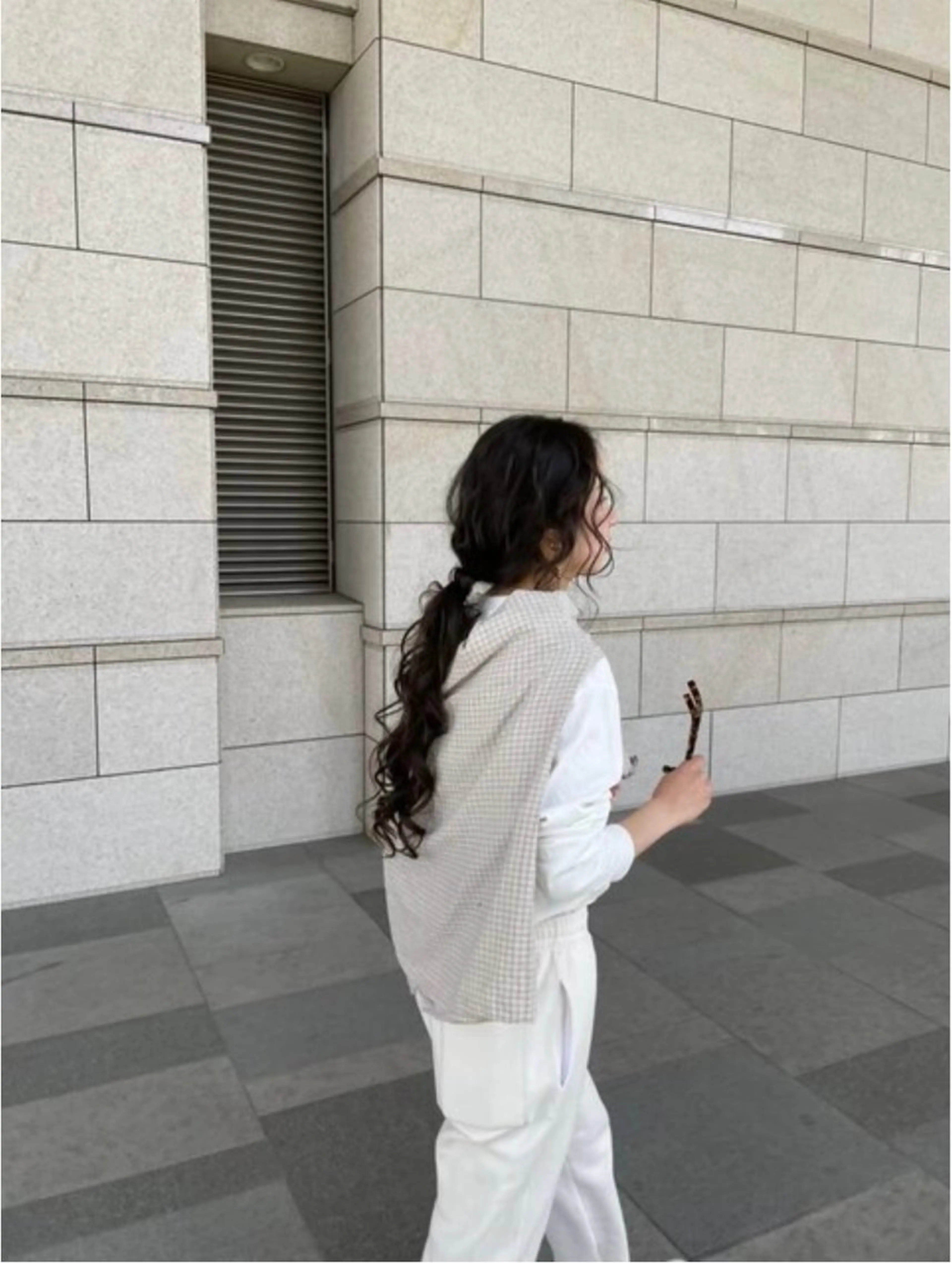 ヘアアレンジ カット パーマ 透明感カラー/顔周り レイヤー/髪質改善のヘアスタイル