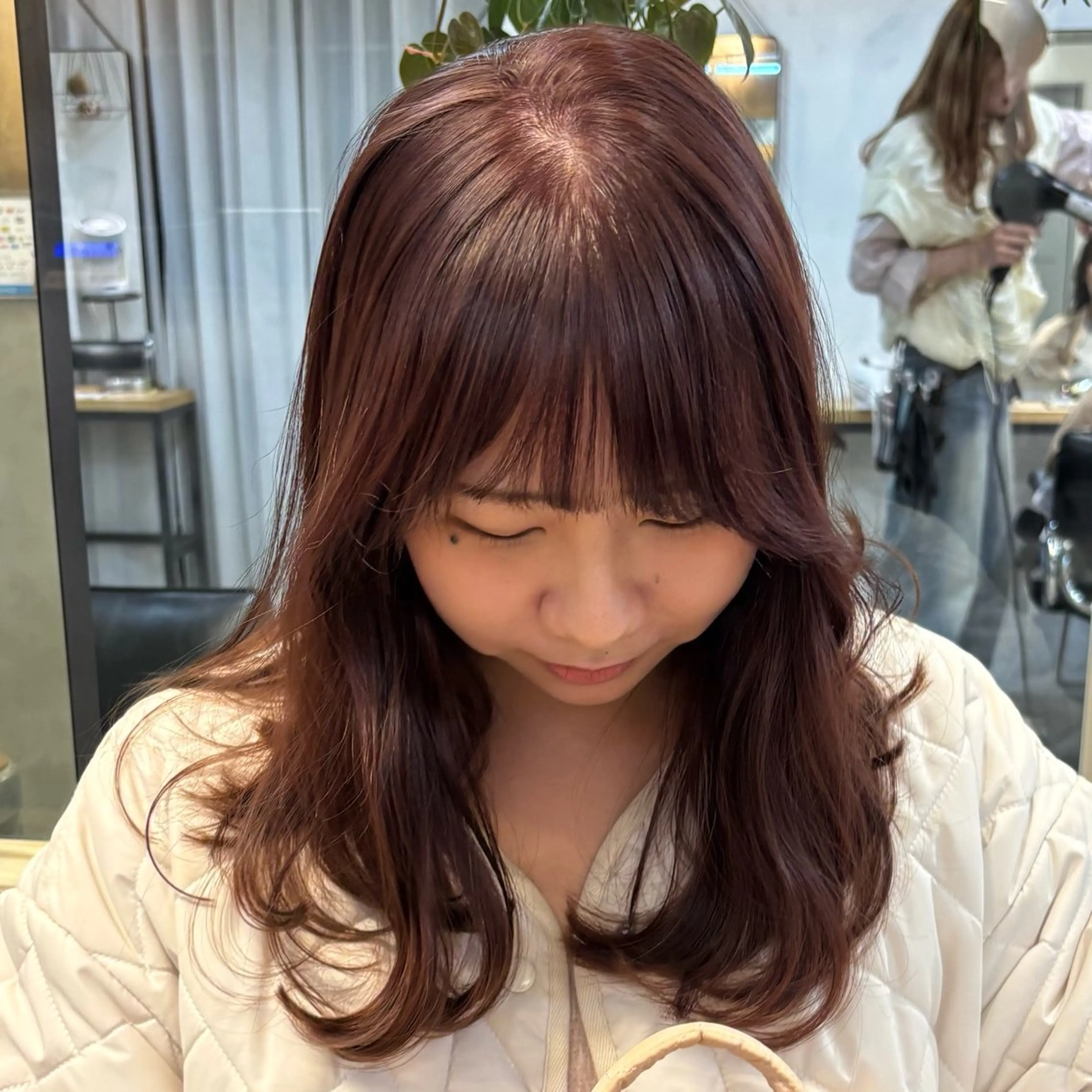 セミロング カット ヘアカラー トリートメント 盛れる透明感カラー・ momokaのヘアスタイル