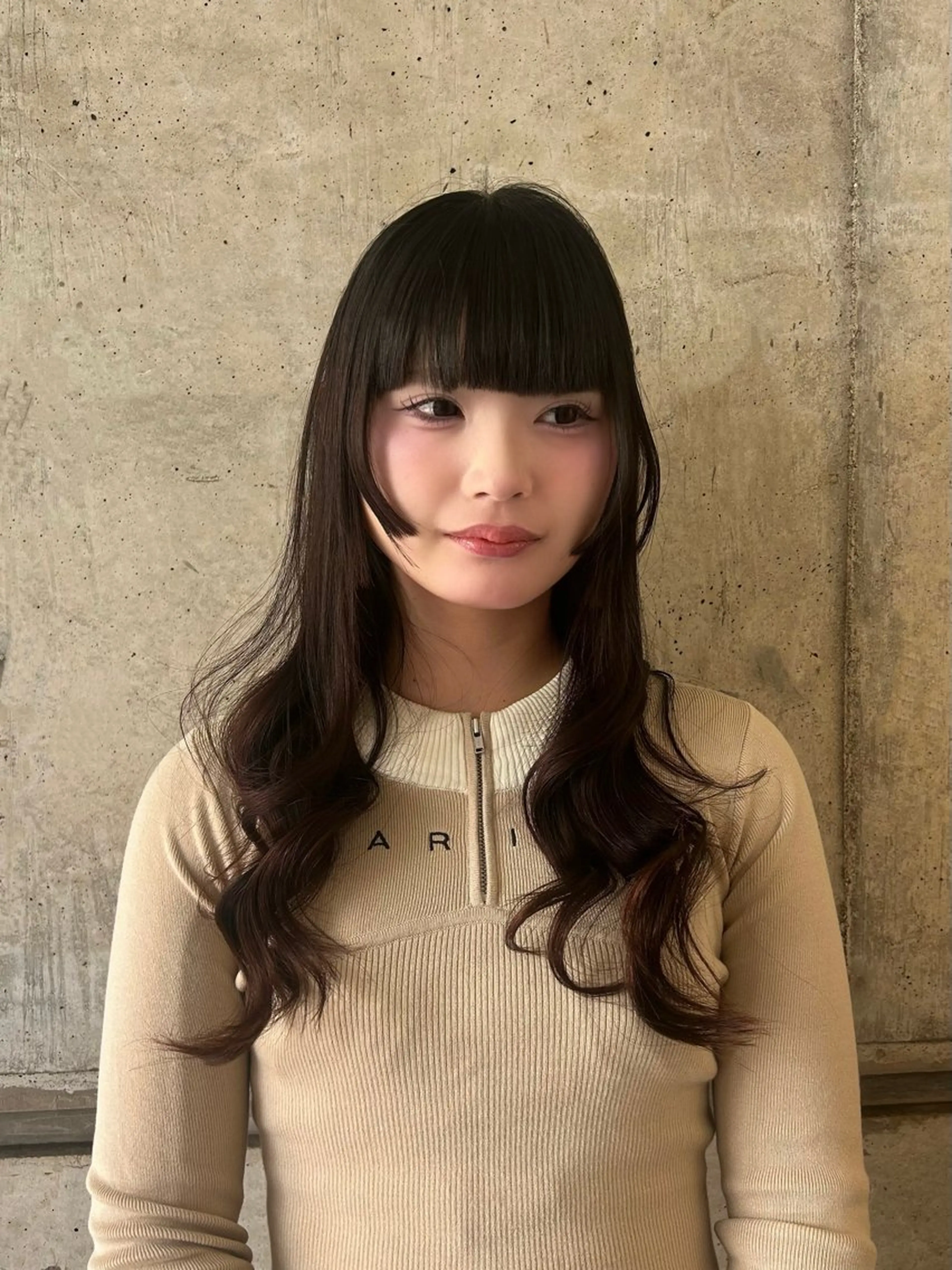 セミロング カラー eMu_ rimiのヘアスタイル