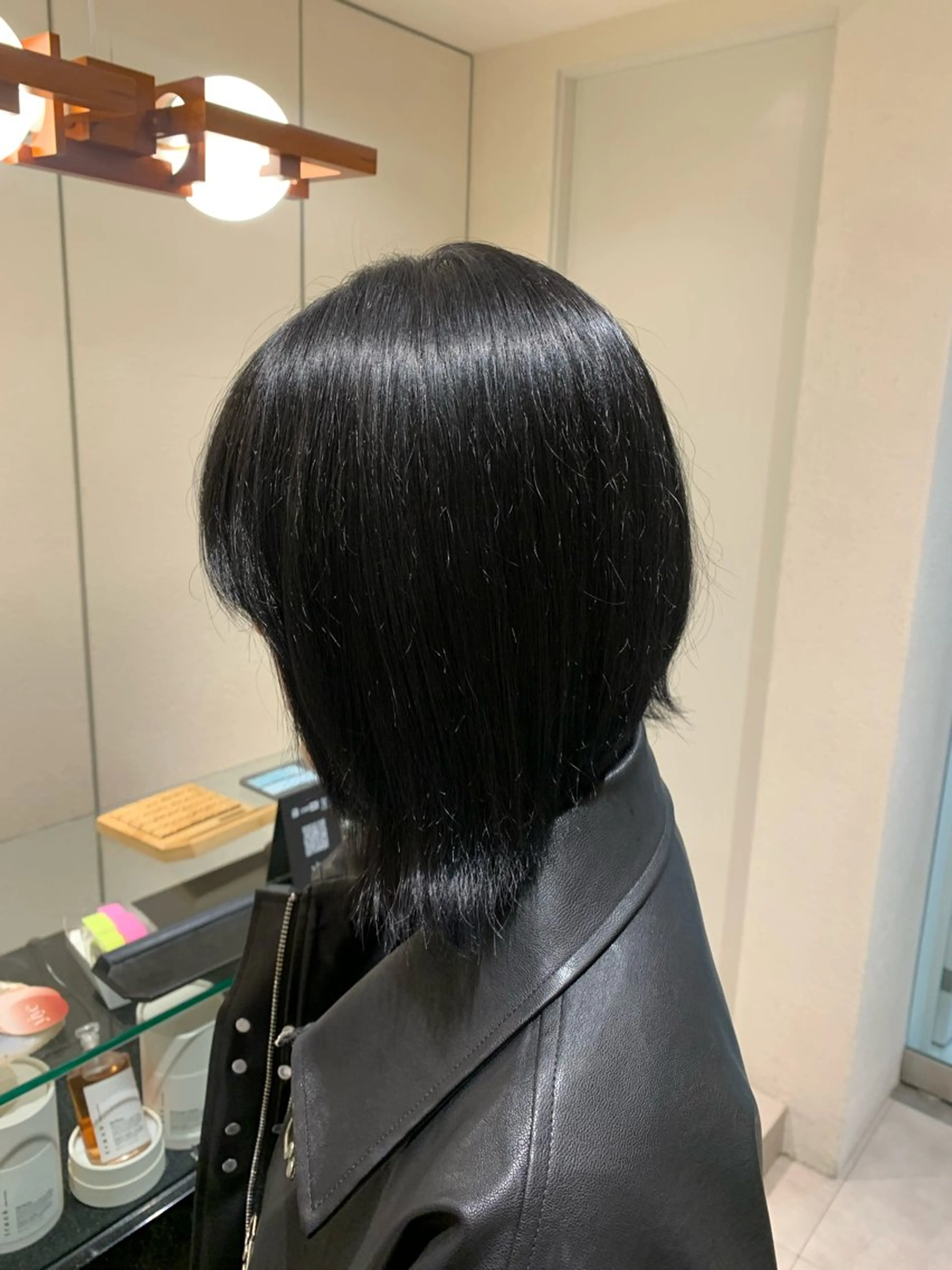 ミディアム カラー ヘアカラー yiye shioriのヘアスタイル