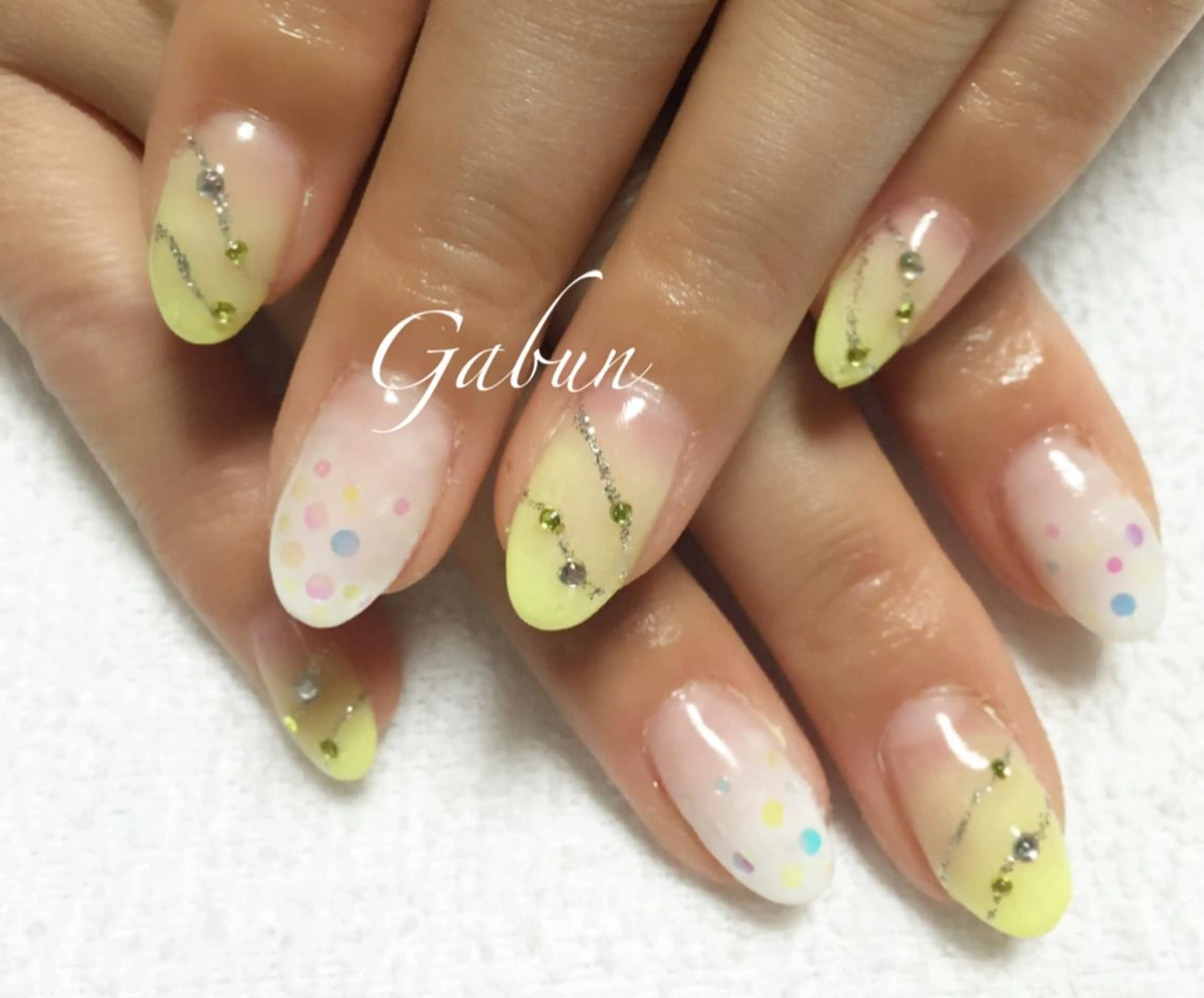 ネイル アートネイル グラデーション ハンドネイル ハンドケア LOTUS ネイルサロンのネイルデザイン