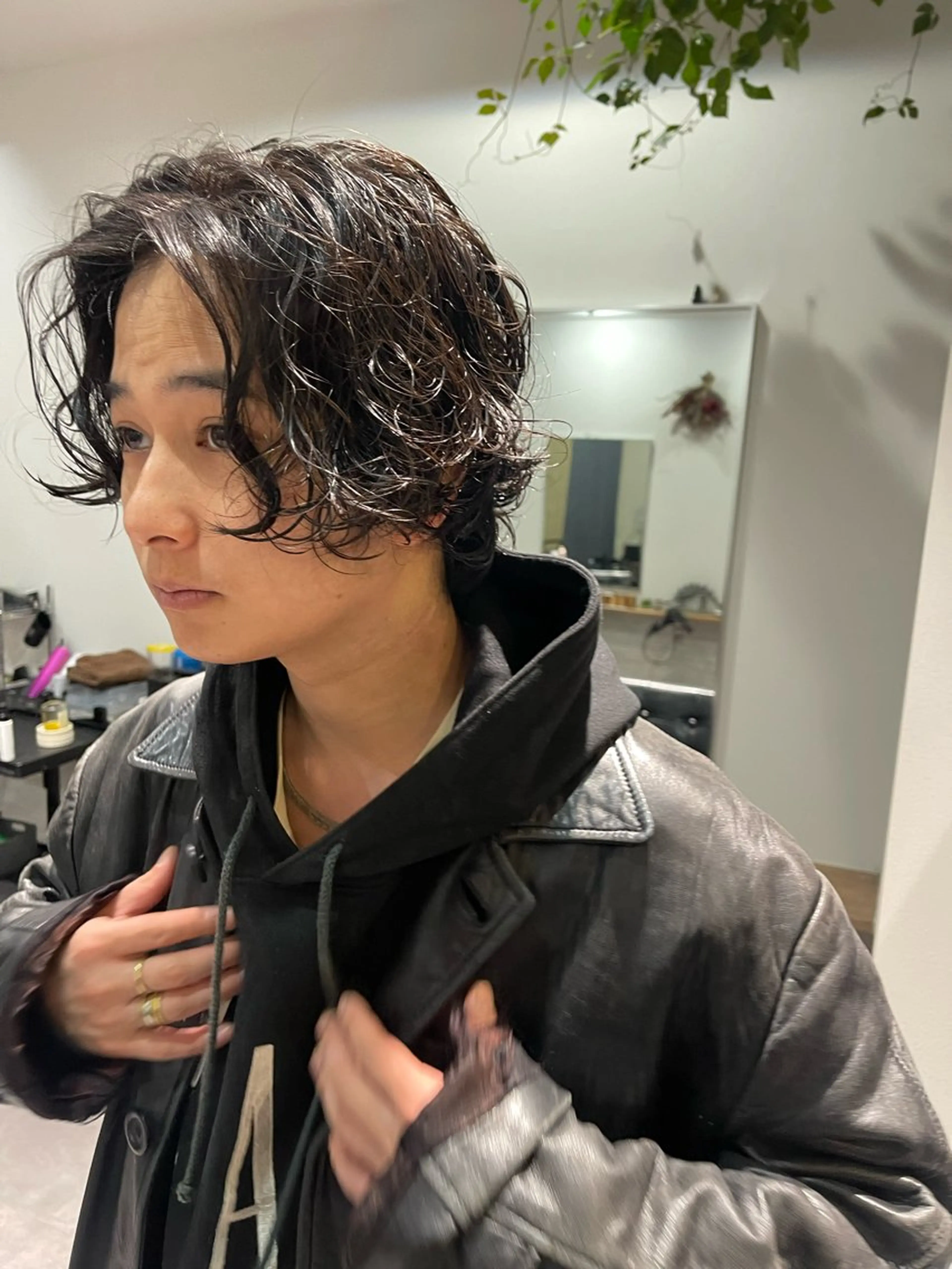 ショート パーマ メンズ メンズパーマ カット パーマ アトム/ウルフ パーマ/レイヤーのヘアスタイル