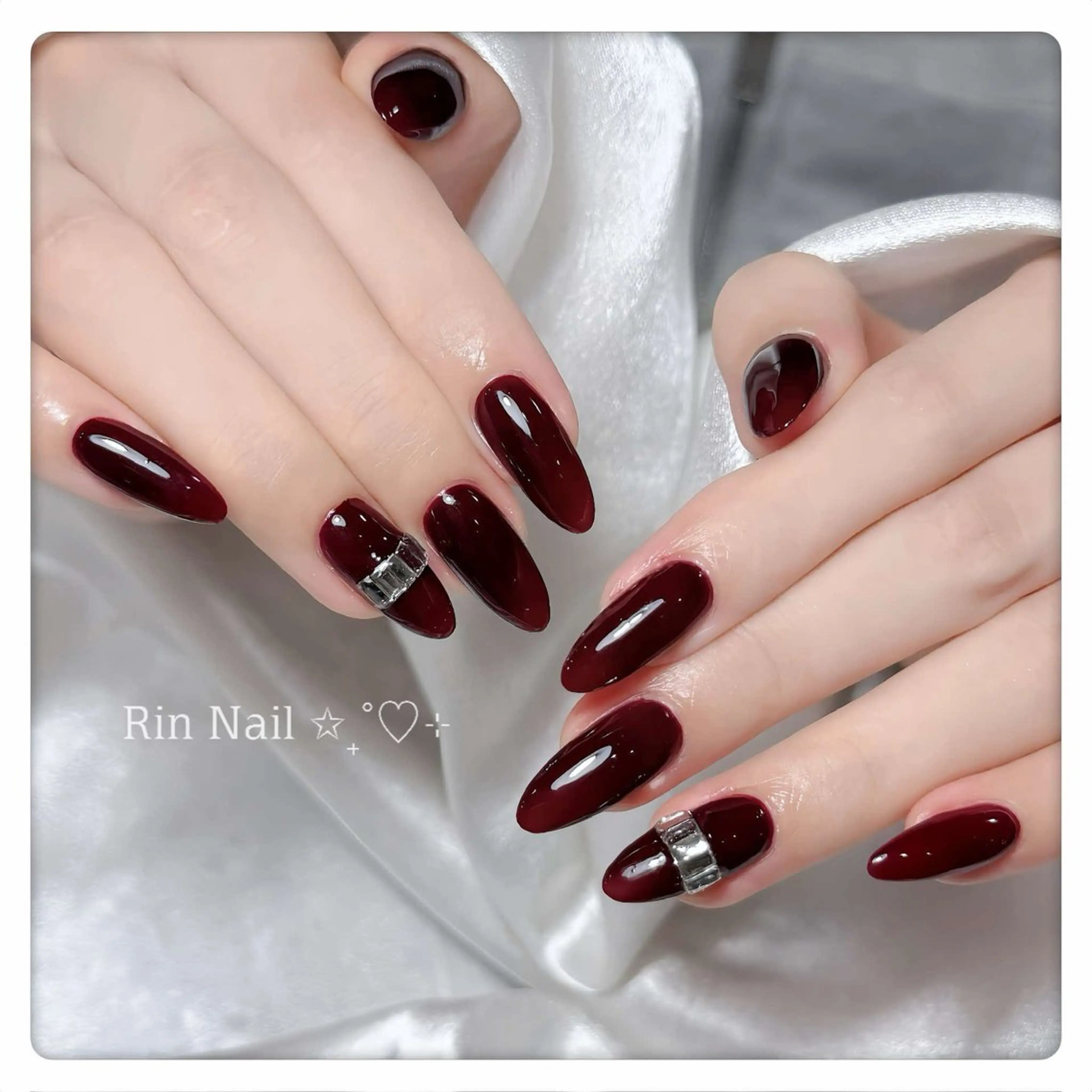 ネイル アートネイル チークネイル ジェルネイル ロングネイル マグネットネイル ハンドネイル Rin Nail 新大久保店のネイルデザイン