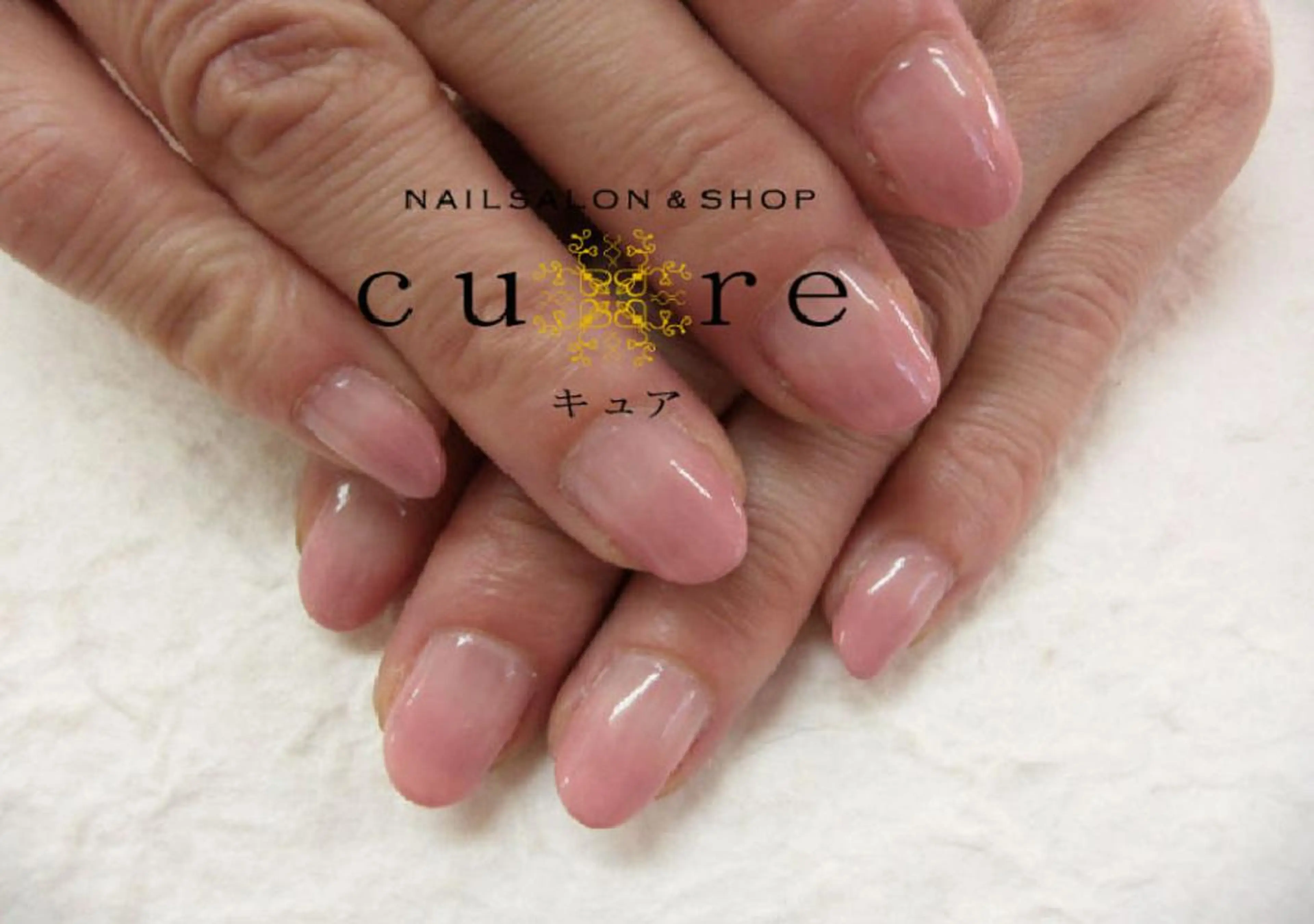 ミディアム ネイル ハンドネイル ネイルサロン Cureのネイルデザイン
