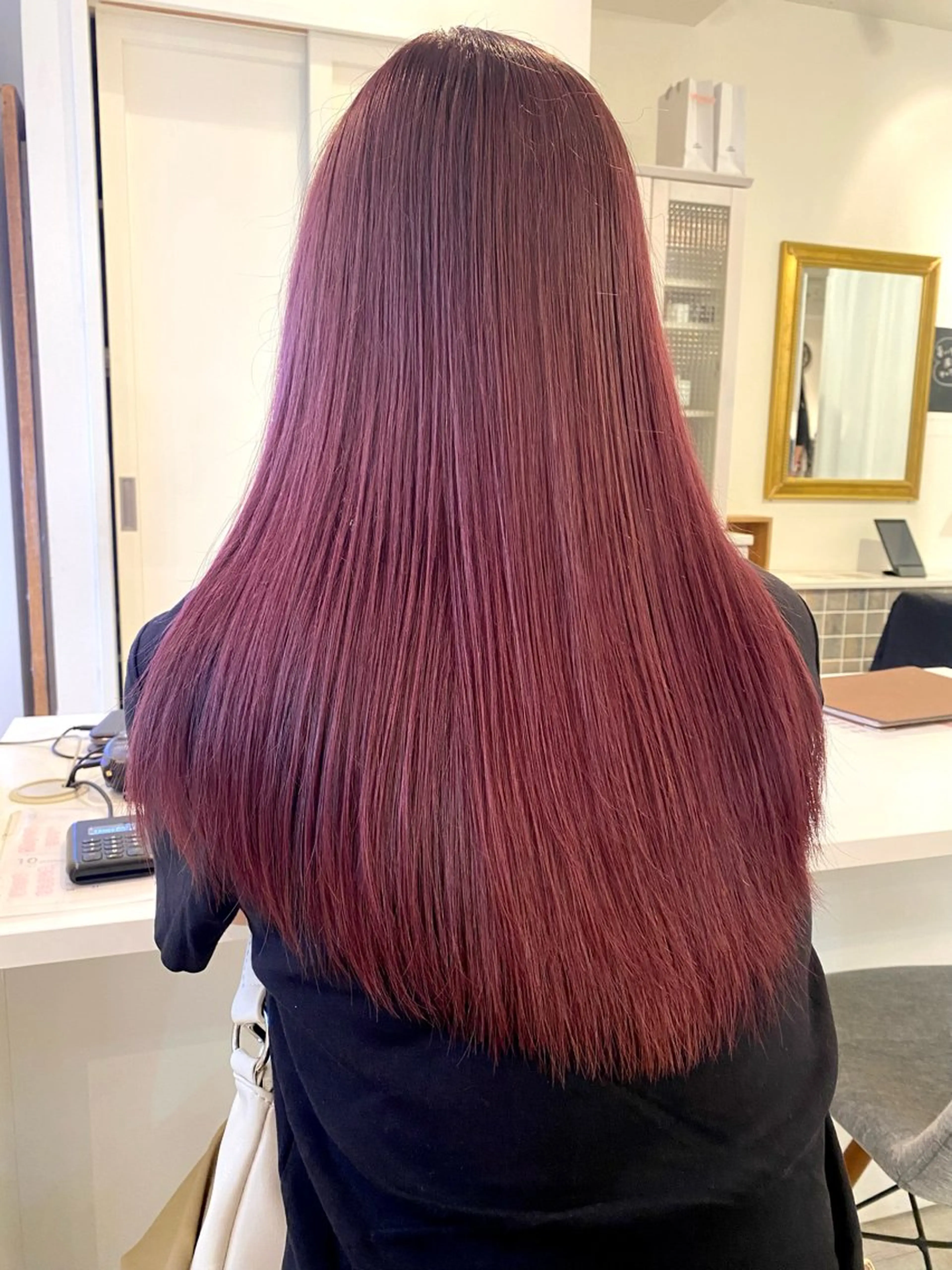 ロング カット ヘアカラー 荻野 結衣のヘアスタイル