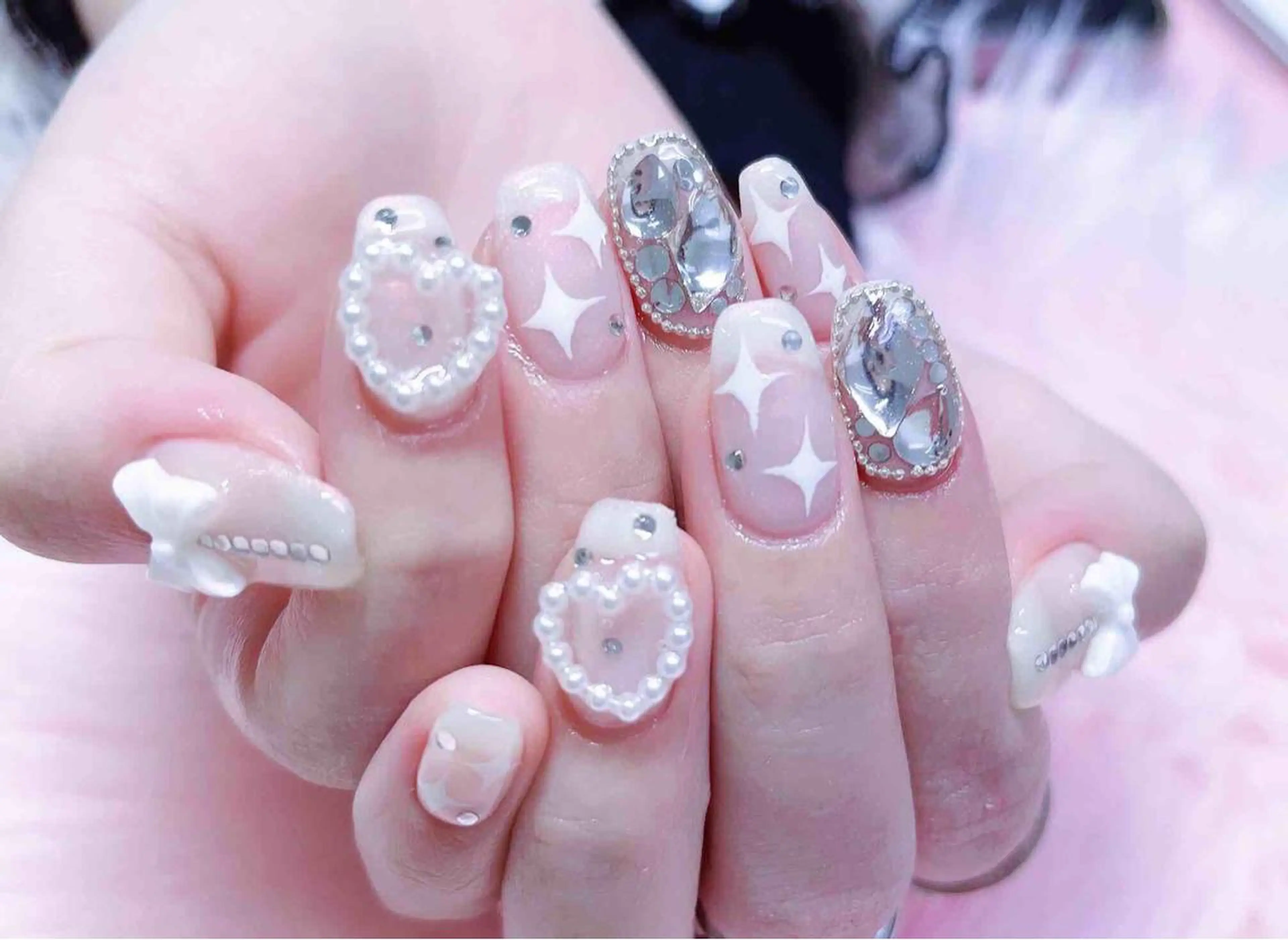 ネイル ハンドネイル MoonNail ユリ🌸のネイルデザイン