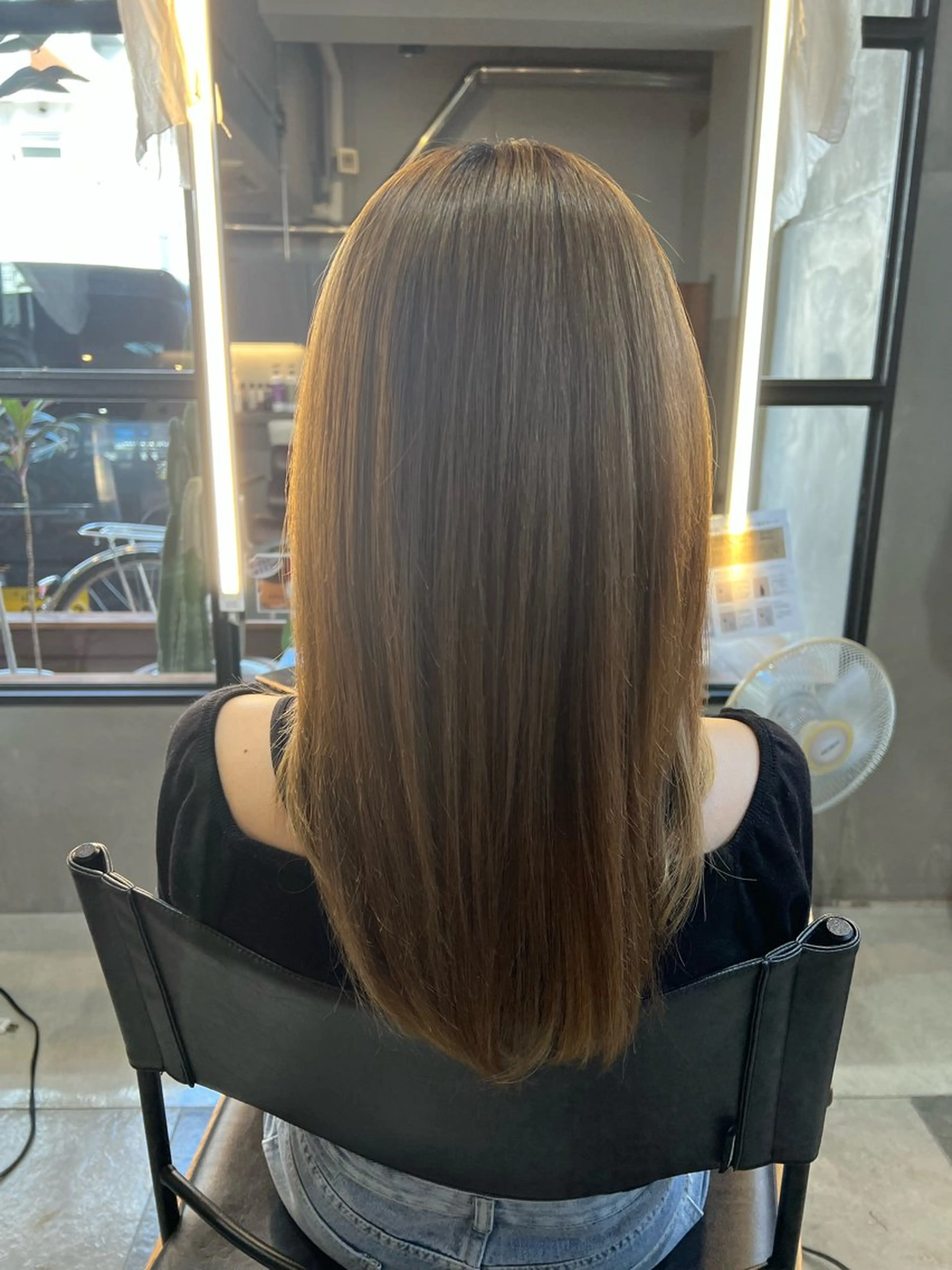 ロング 縮毛矯正 渡邊 和紀のヘアスタイル