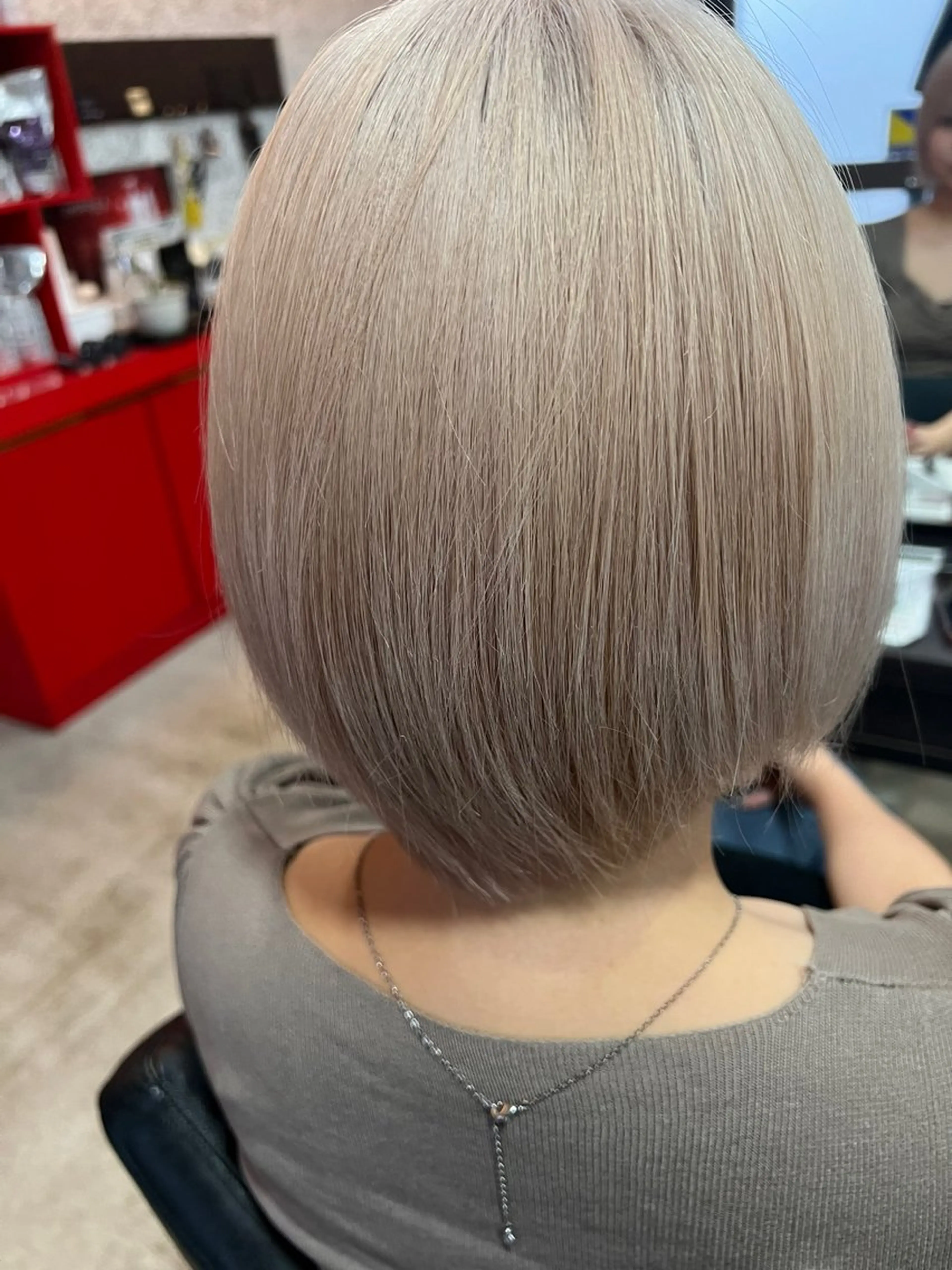 ミディアム カラー ブリーチ 服部 楓のヘアスタイル