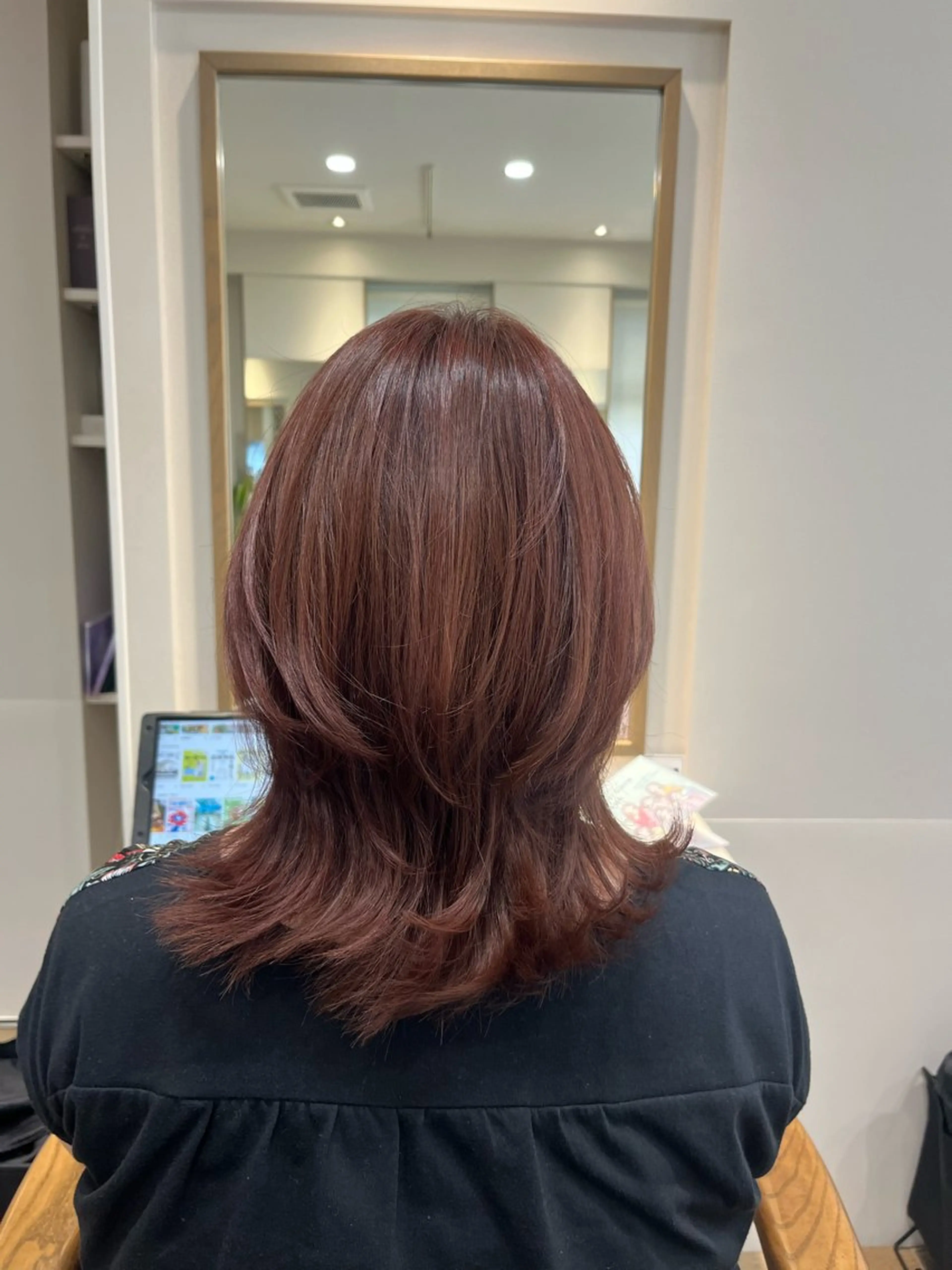 セミロング 小鴨 美佳のヘアスタイル