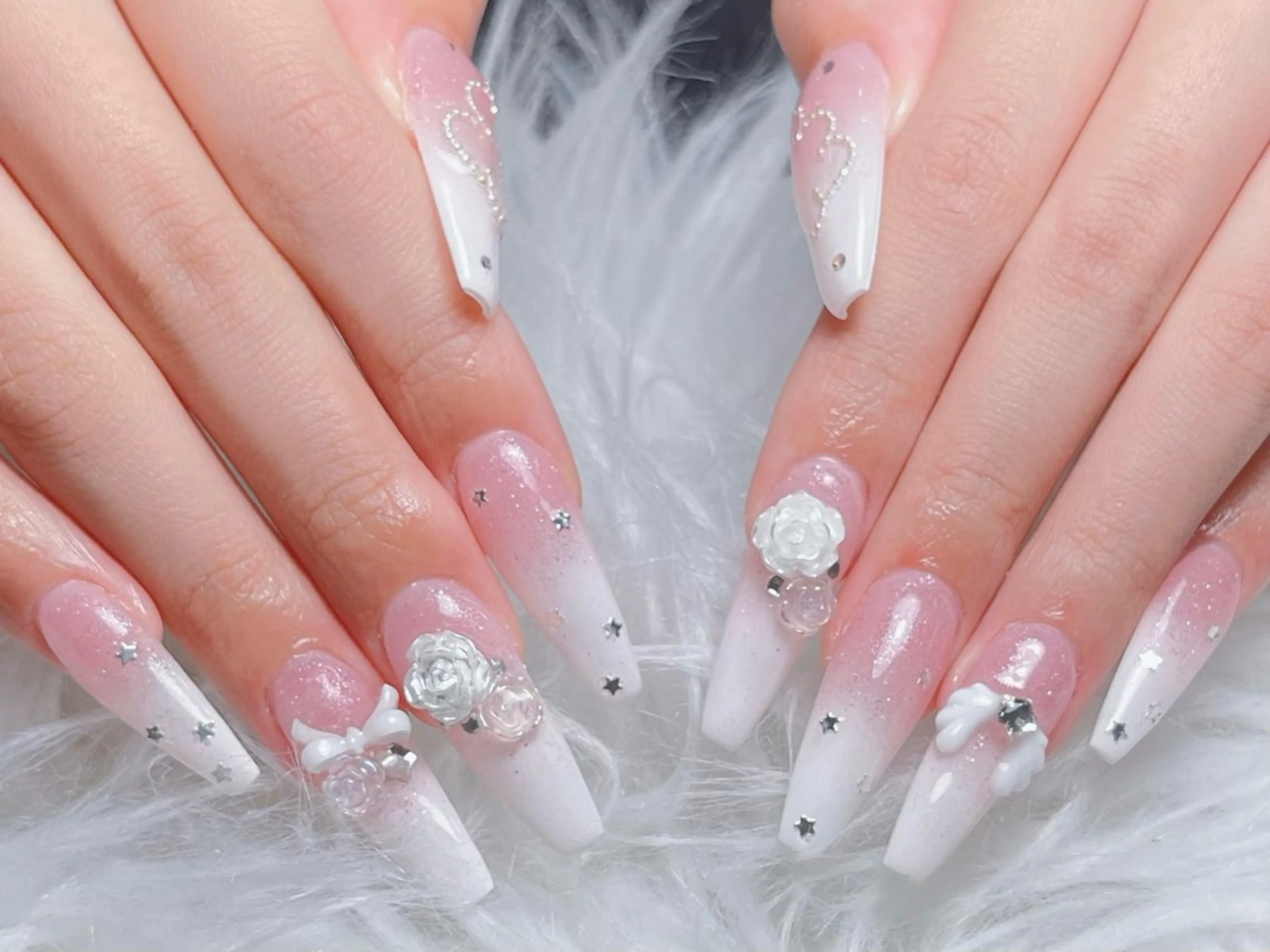 ネイル オーロラネイル 長さ出し フットネイル フレンチネイル ジェルネイル ハンドネイル Belle Nail Salonのネイルデザイン