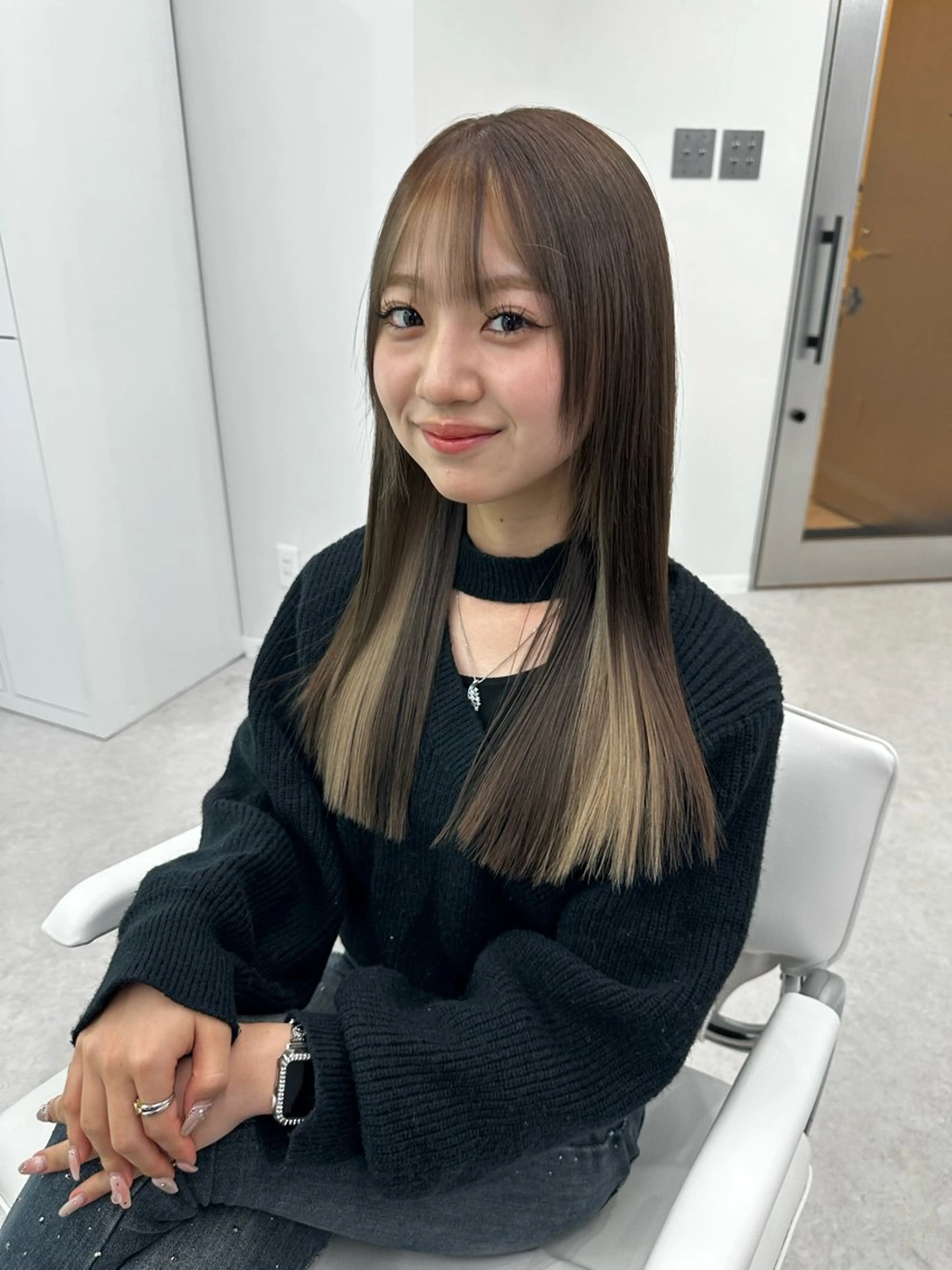 ロング タマシロカリン 艶カラー/レイヤーのヘアスタイル