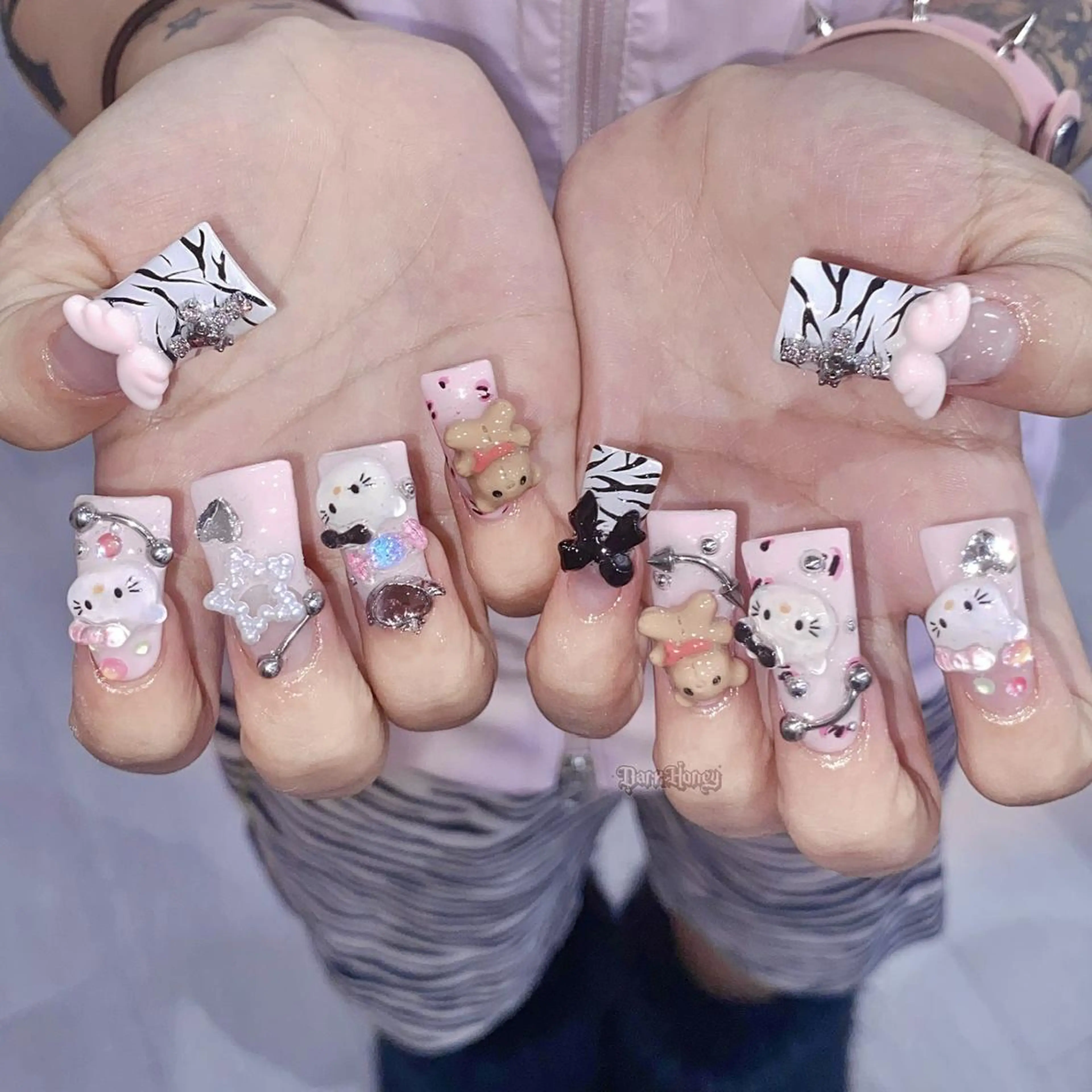 チップ長さ出し✨激可愛っ！ゴテゴテダックネイル💅（海外風、個性派¥18700の写真